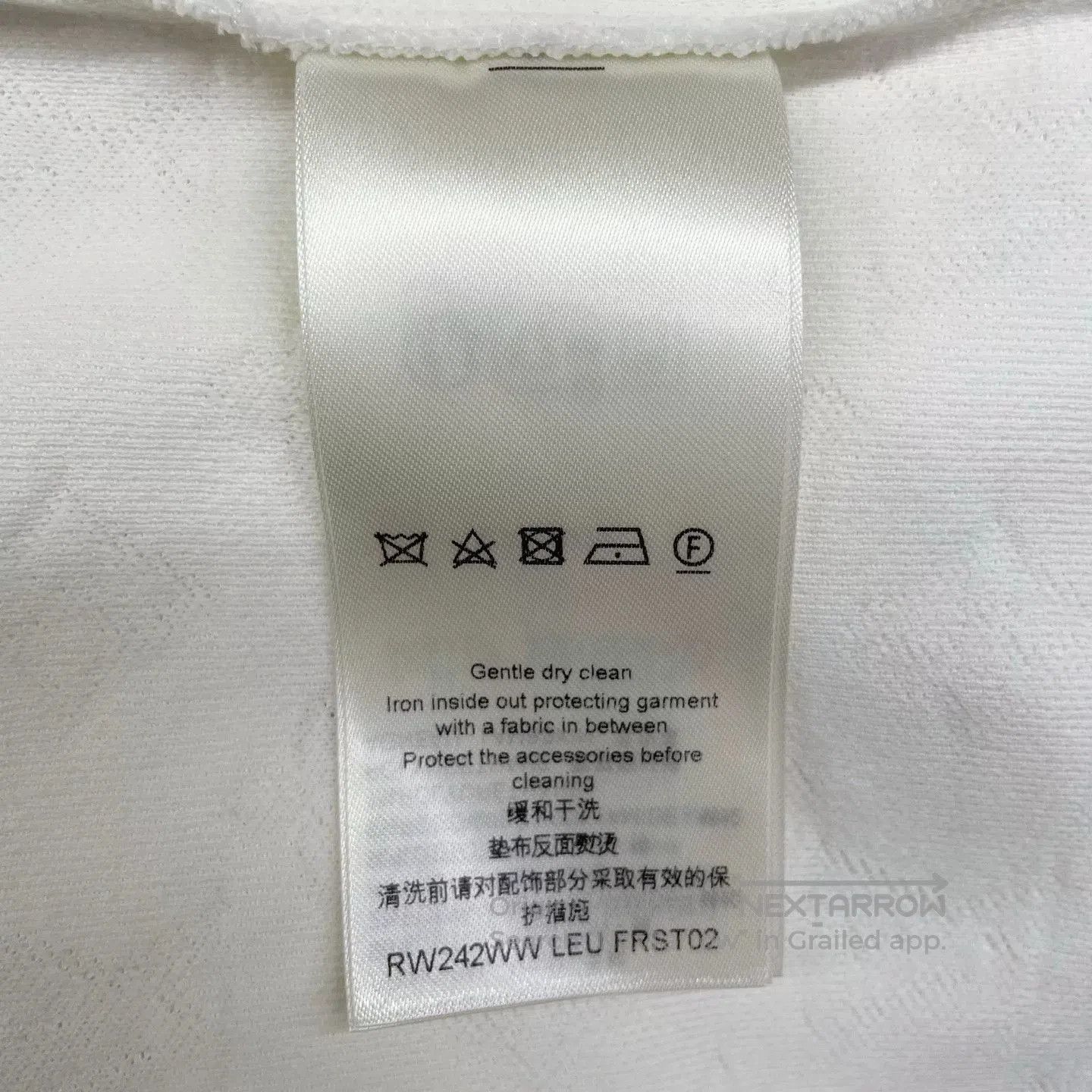 Louis Vuitton louis vuitton white long sleeve sweatshirt. Size US M / EU 48-50 / 2 - 6 Thumbnail