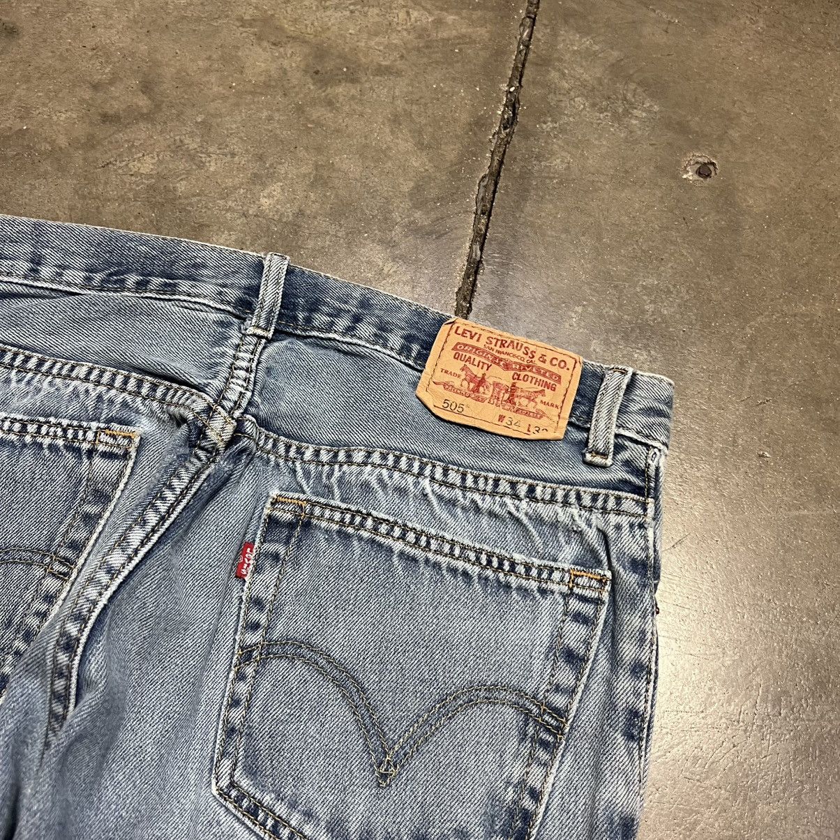 Levi's Vintage Levis 505 Regular Fit Straight Leg Denim Jeans Faded Size US 34 / EU 50 - 10 Thumbnail