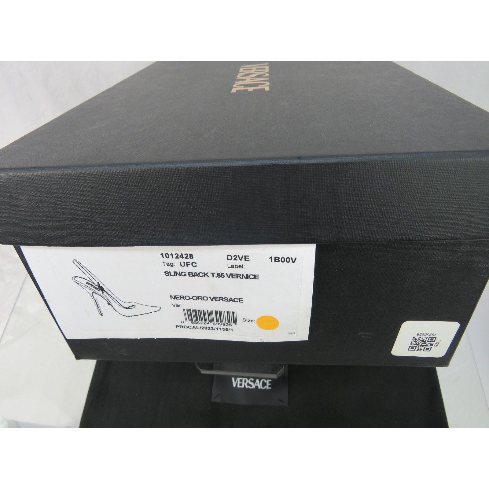 Versace VERSACE BLACK PATENT LEATHER GOLD MEDUSA 85 MM PUMPS 39 ITAL Size US 9 / IT 39 - 12 Thumbnail