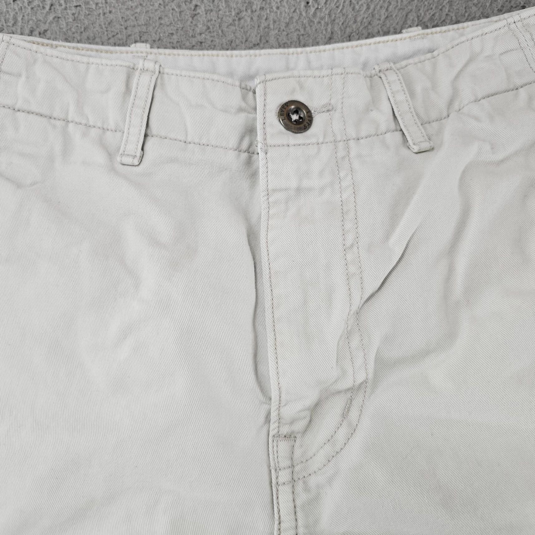 Levi's Levi's Shorts Mens 30 Ivory Cargo Cotton Hiking Outdoor Pocket Casual Size US 30 / EU 46 - 4 Thumbnail