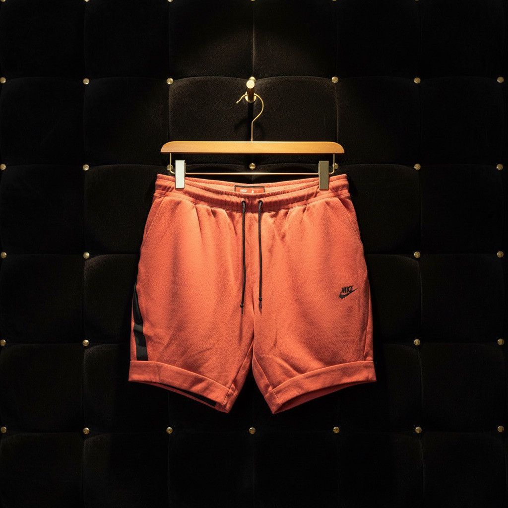 Nike NIKE TECH FLEECE FUTURA LOGO SWEAT SHORTS Size US 32 / EU 48 - 1 Preview
