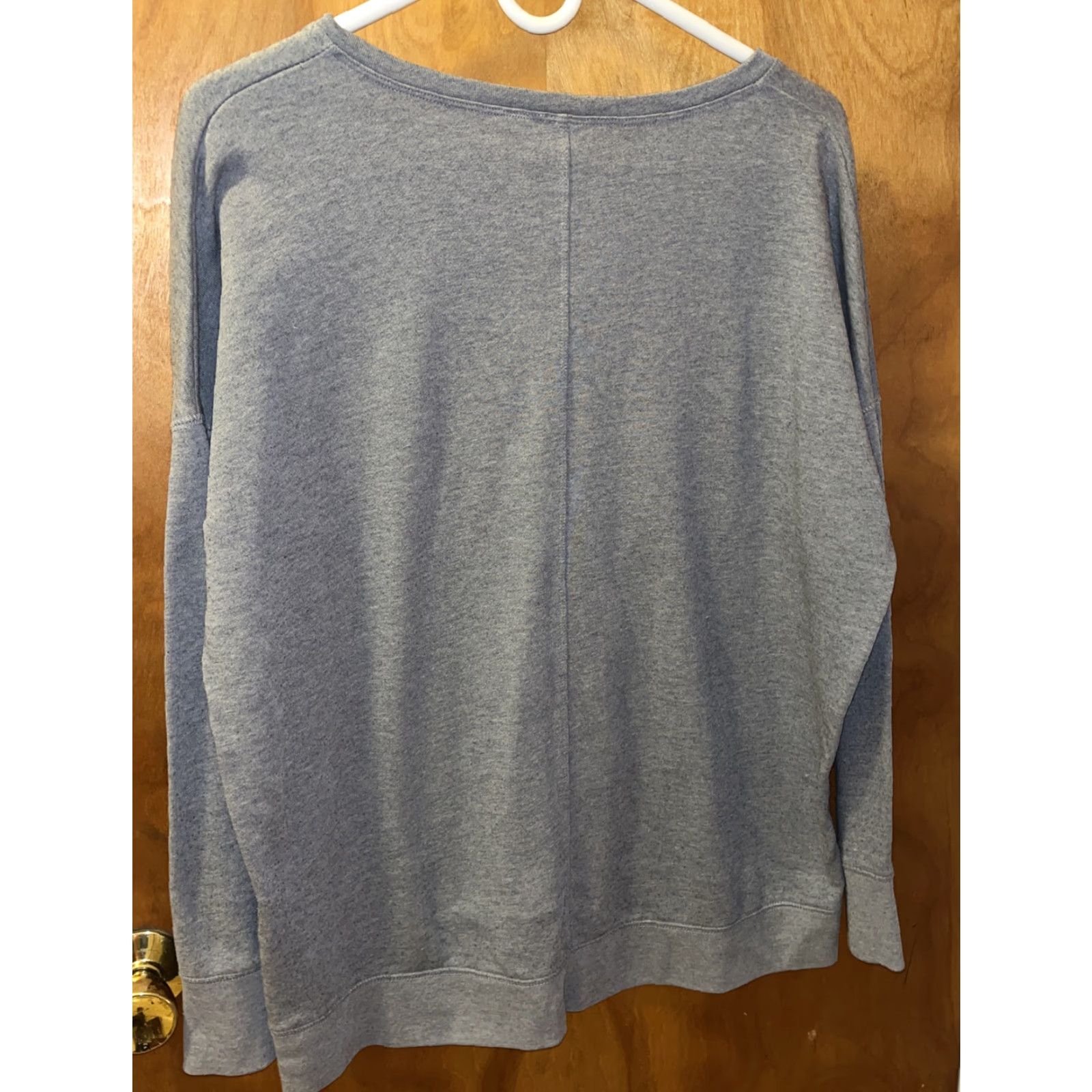 Vintage VINTAGE GAP Mens Gray V-Neck Sweatshirt Pullover 90s Style Medium All Seasons Size US M / EU 48-50 / 2 - 5 Thumbnail