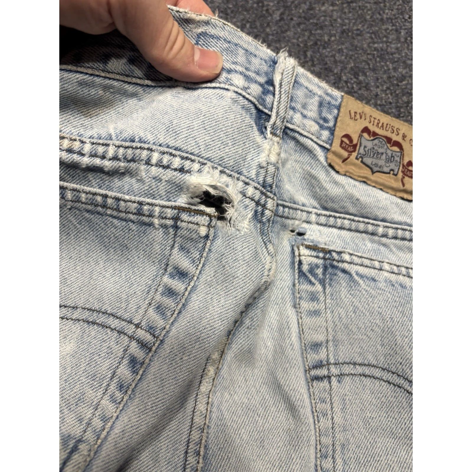 Levi's VINTAGE Levi's Silvertab Jeans Baggy 90s Distressed Blue Denim 36x32 Mens Size US 36 / EU 52 - 5 Thumbnail