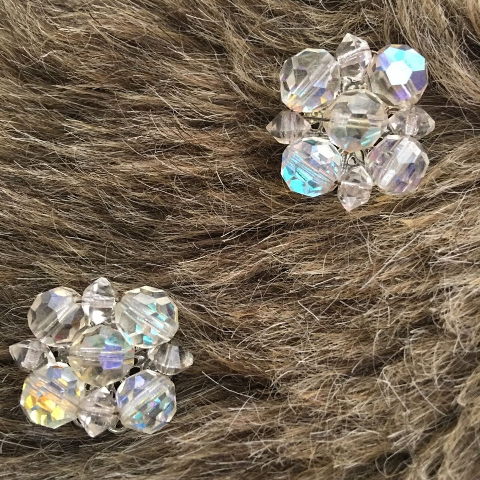 Vintage Vintage 60s aurora borealis clip earrings Size ONE SIZE - 1 Thumbnail