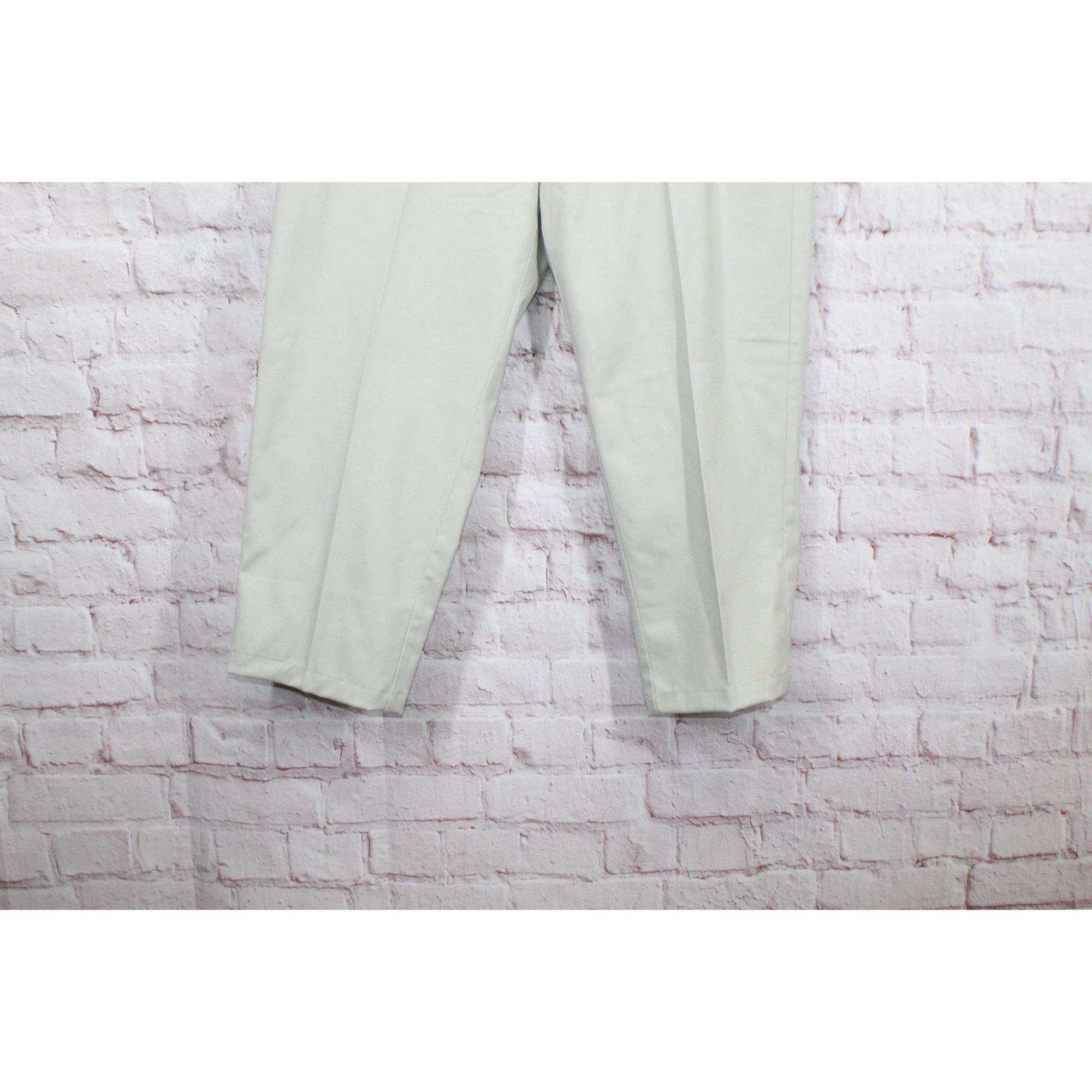 L.L. Bean LL Bean Men's Wrinkle Free Double L Chinos Classic Fit 38 Size US 38 / EU 54 - 3 Thumbnail
