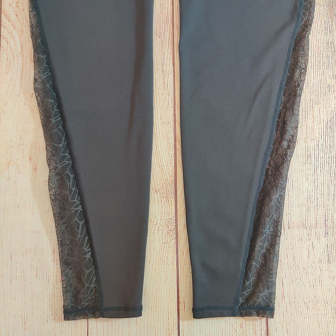 Fabletics Fabletics mesh sides high rise legging sz L Size 34" / US 12 / IT 48 - 7 Thumbnail