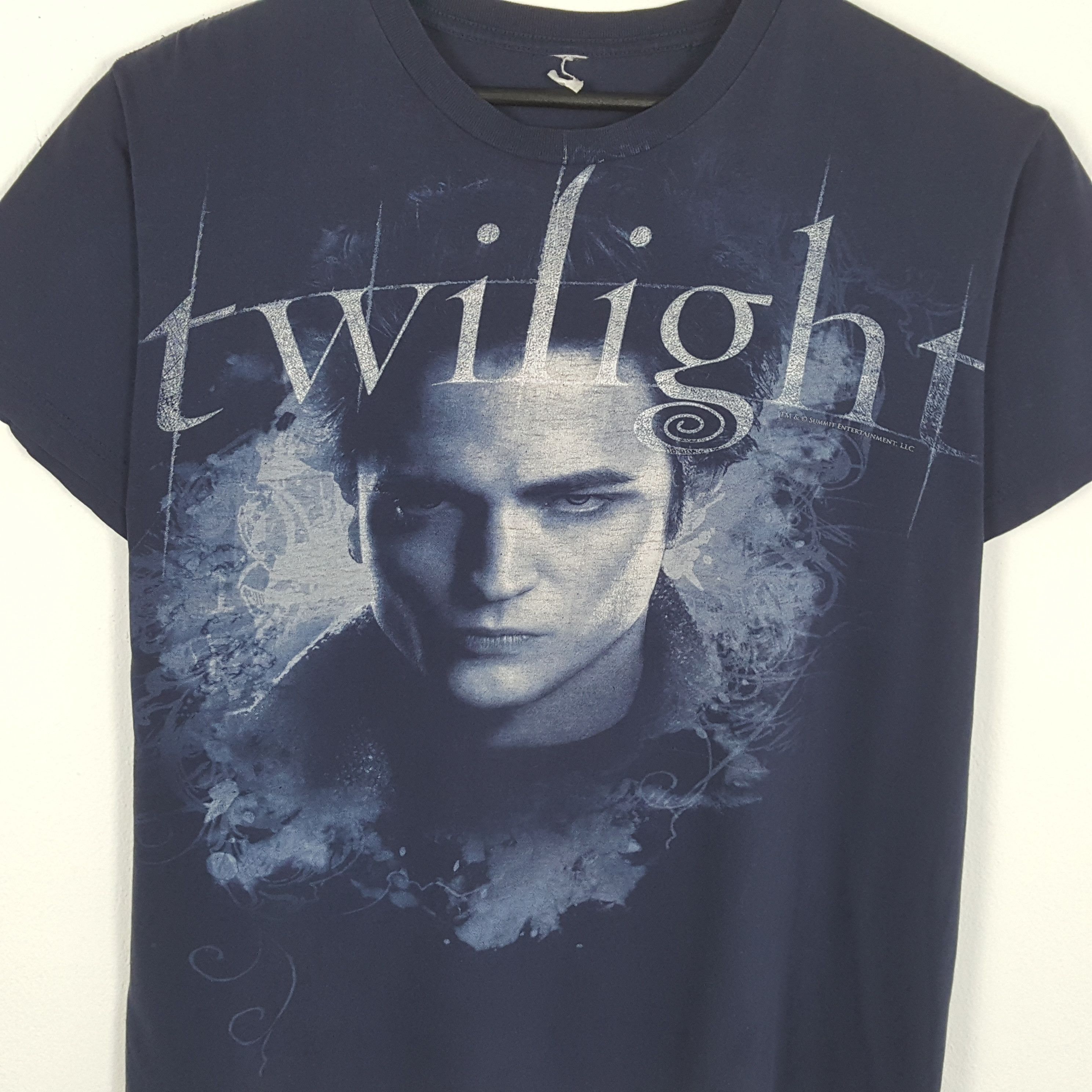 Vintage TWILIGHT SAGA Movie Edward Character Design Tshirt Size US XL / EU 56 / 4 - 2 Thumbnail