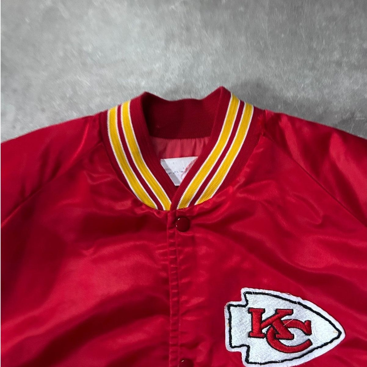 Chalk Line 90s Vintage Kansas City Chiefs Red Satin Jacket Size XL Size US XL / EU 56 / 4 - 2 Thumbnail