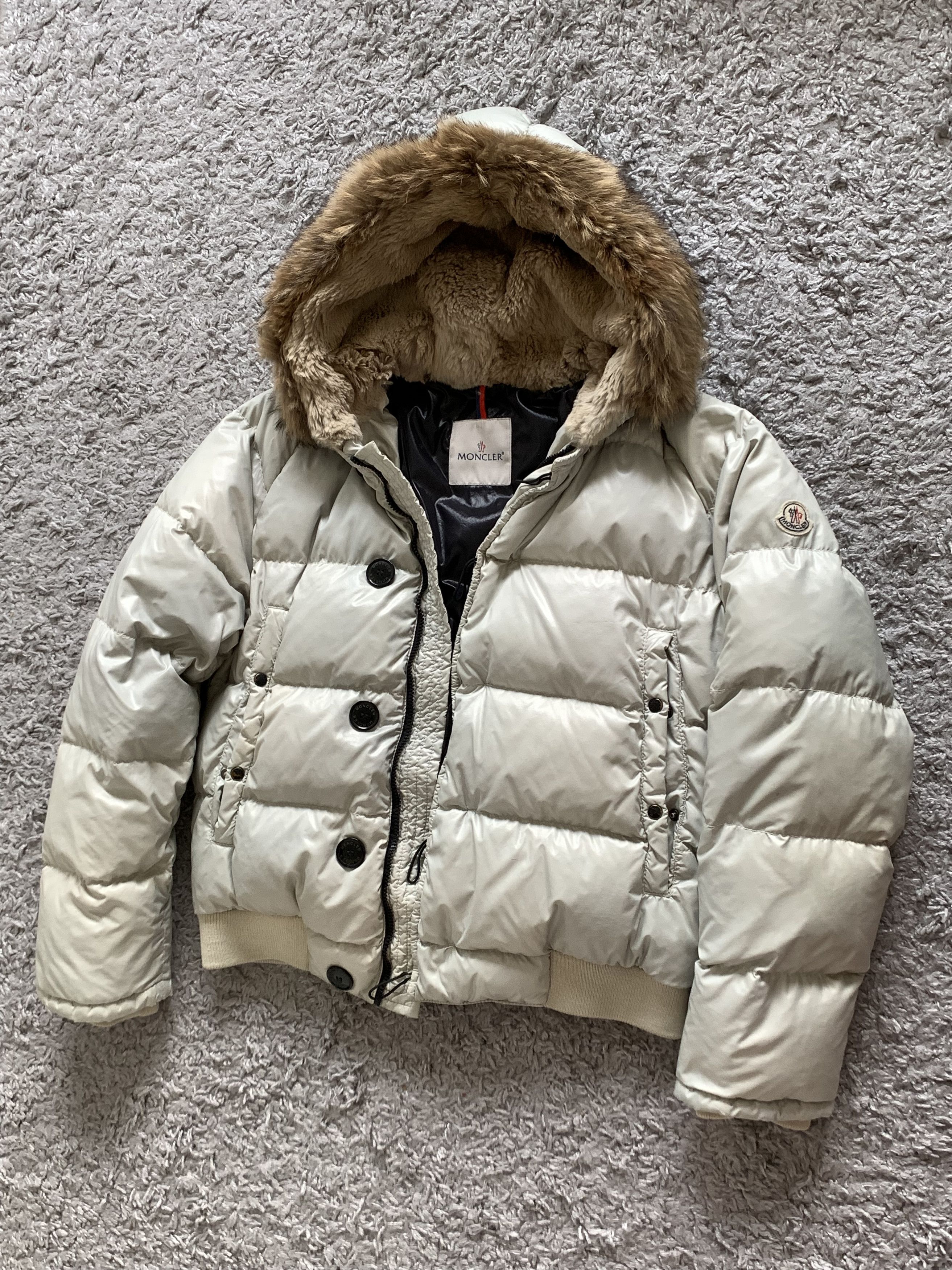image of extremely Moncler Bulgarie Hooded Puffer Jacket in Cream/White, Men's (Size Medium)