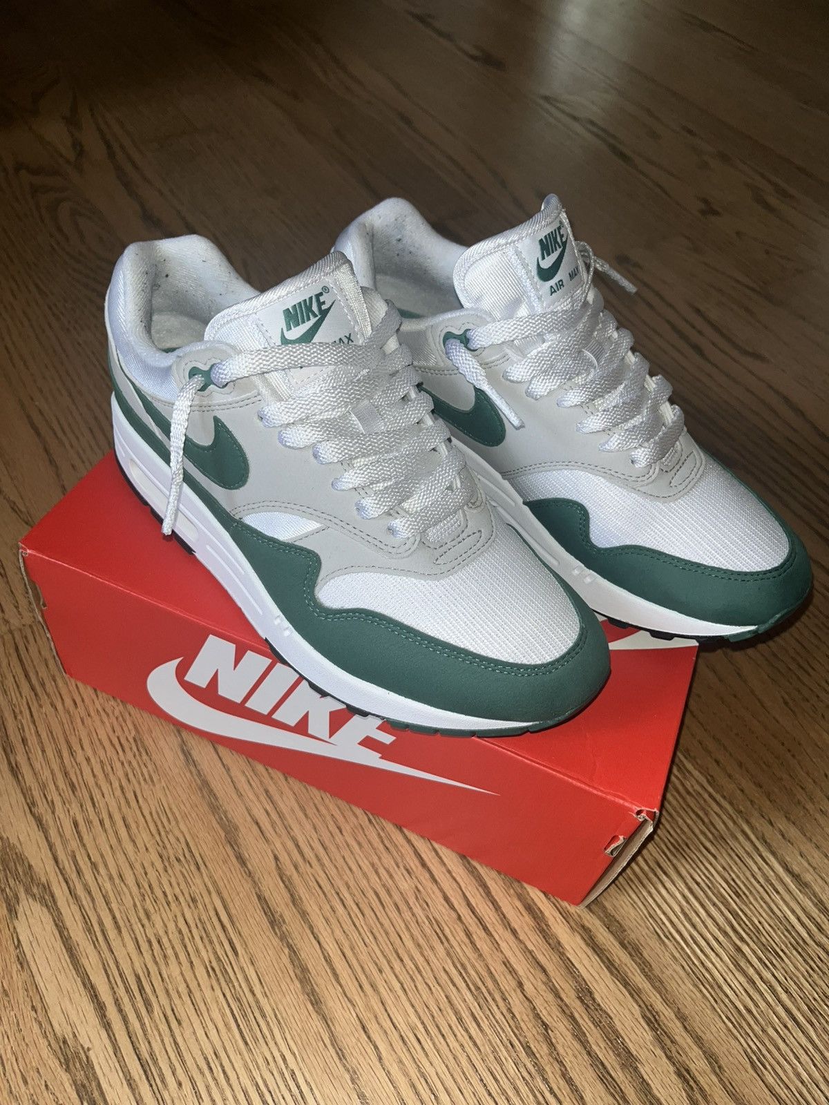 Nike Nike Air Max 1 White/Evergreen Size US 6.5 / EU 39-40 - 8 Thumbnail