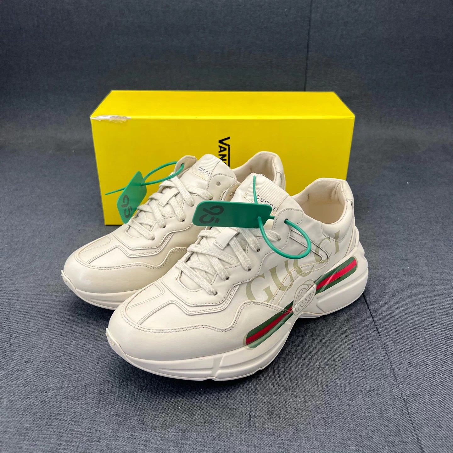 Gucci Gucci Rhyton Ivory 40.5 Like new Size US 10.5 / IT 40.5 - 1 Thumbnail