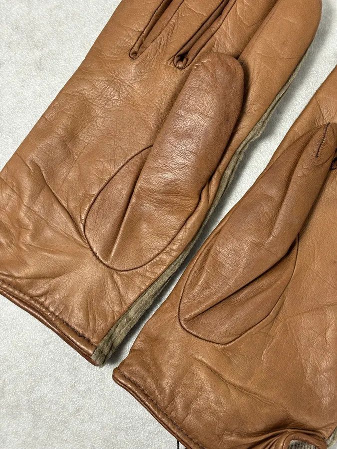 Dolce & Gabbana 2000s Dolce & Gabbana Beige Velvet & Leather Hybrid Gloves Size ONE SIZE - 8 Thumbnail