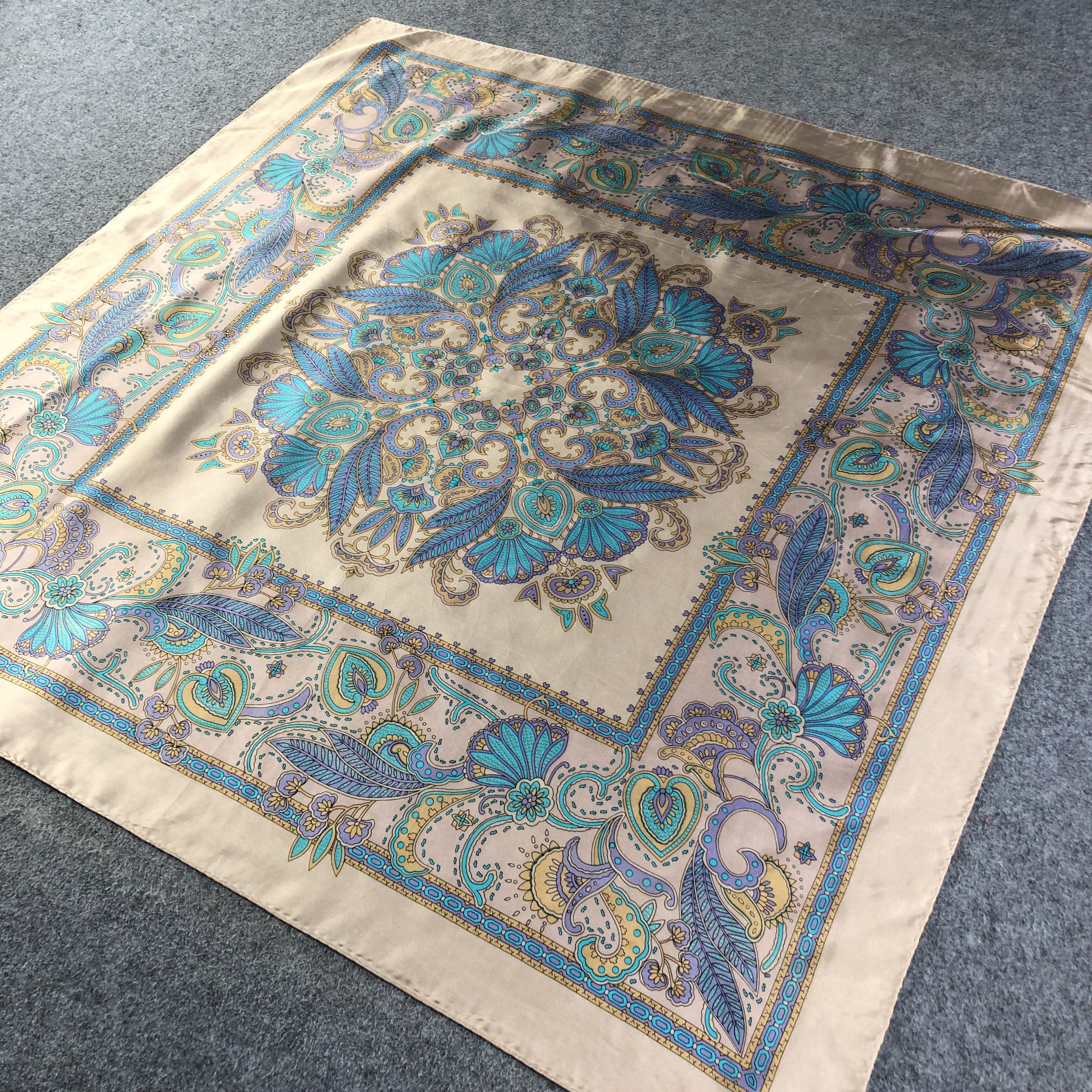 Vintage Luxury Floral Silk Scarf M736 Size ONE SIZE - 2 Thumbnail