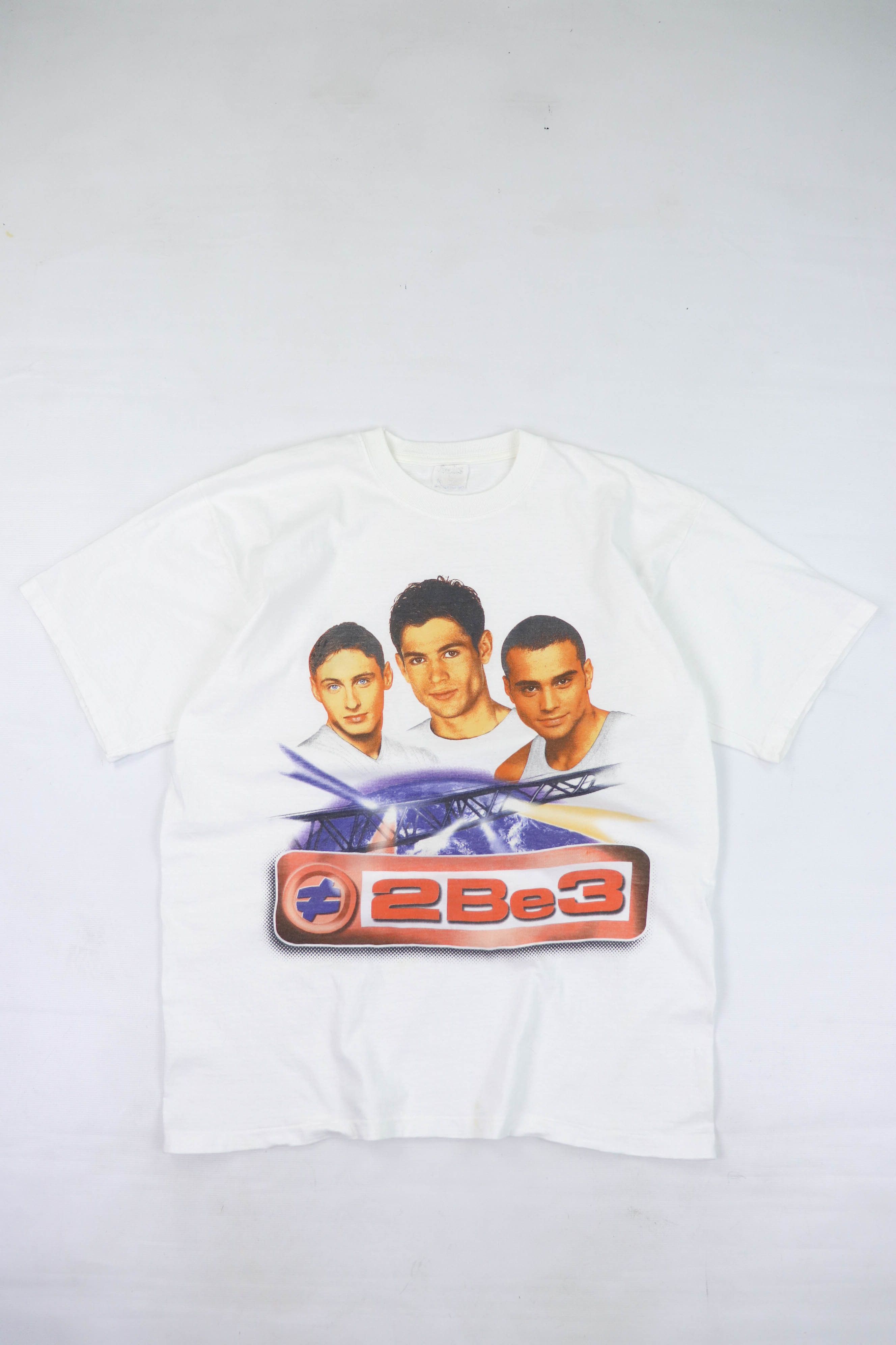 Band Tees 90s Vintage 2Be3 French Boys Band White Graphics Tour Tee Size US L / EU 52-54 / 3 - 1 Thumbnail