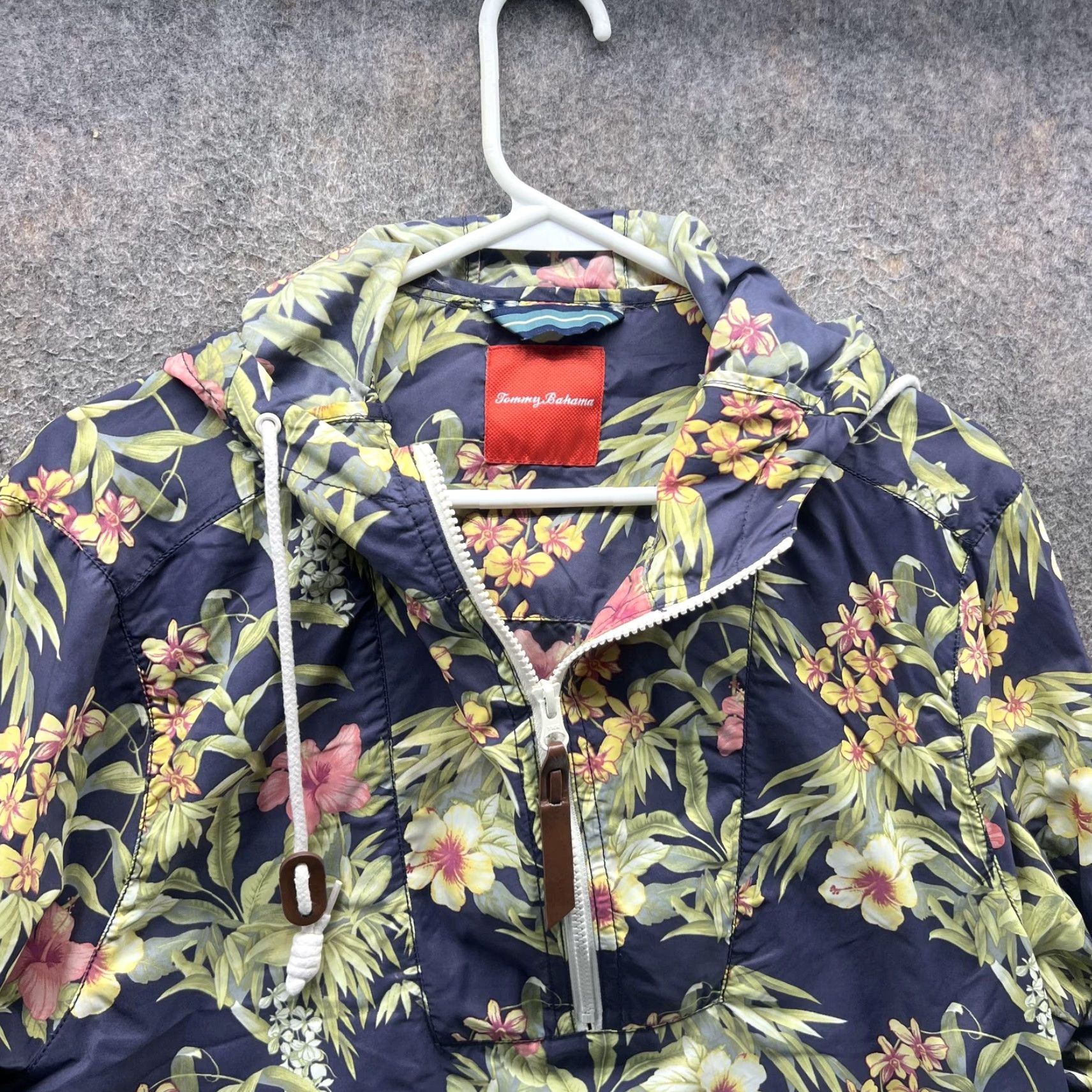 Tommy Bahama Tommy Bahama Jacket Mens Medium Navy Tropical Floral Hooded 1/4 Zip Anorak Nylon Beach Hawaiian Tropical Pockets Mens Size US M / EU 48-50 / 2 - 4 Thumbnail