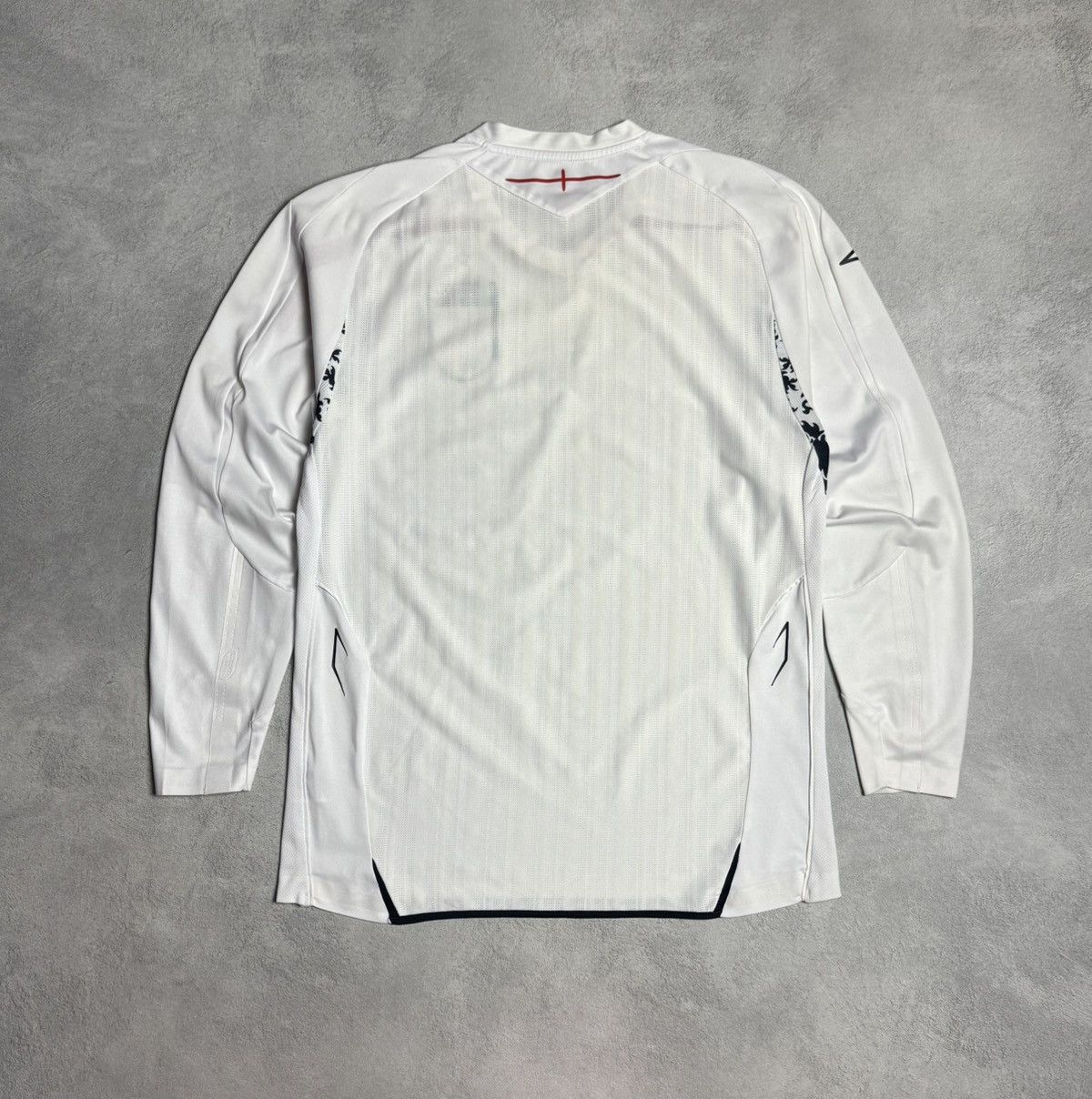 Umbro England 2007 2008 2009 Home Shirt Jersey Long Sleeve Umbro Size US L / EU 52-54 / 3 - 2 Thumbnail