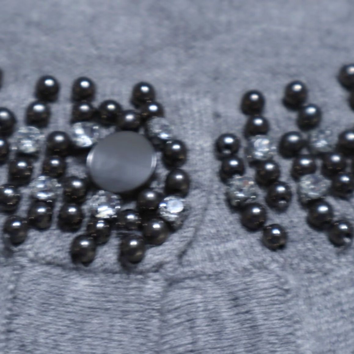 Ann Taylor Ann Taylor Jeweled Neck Button Up Solid Long Sleeve Top Gray Women S Size S / US 4 / IT 40 - 7 Thumbnail
