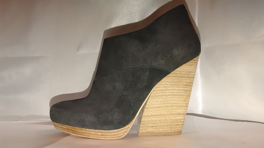 Saks Fifth Avenue GRAY Saks Fifth Ave Alana Booties Size 39.5 Size US 9 / IT 39 - 2 Thumbnail