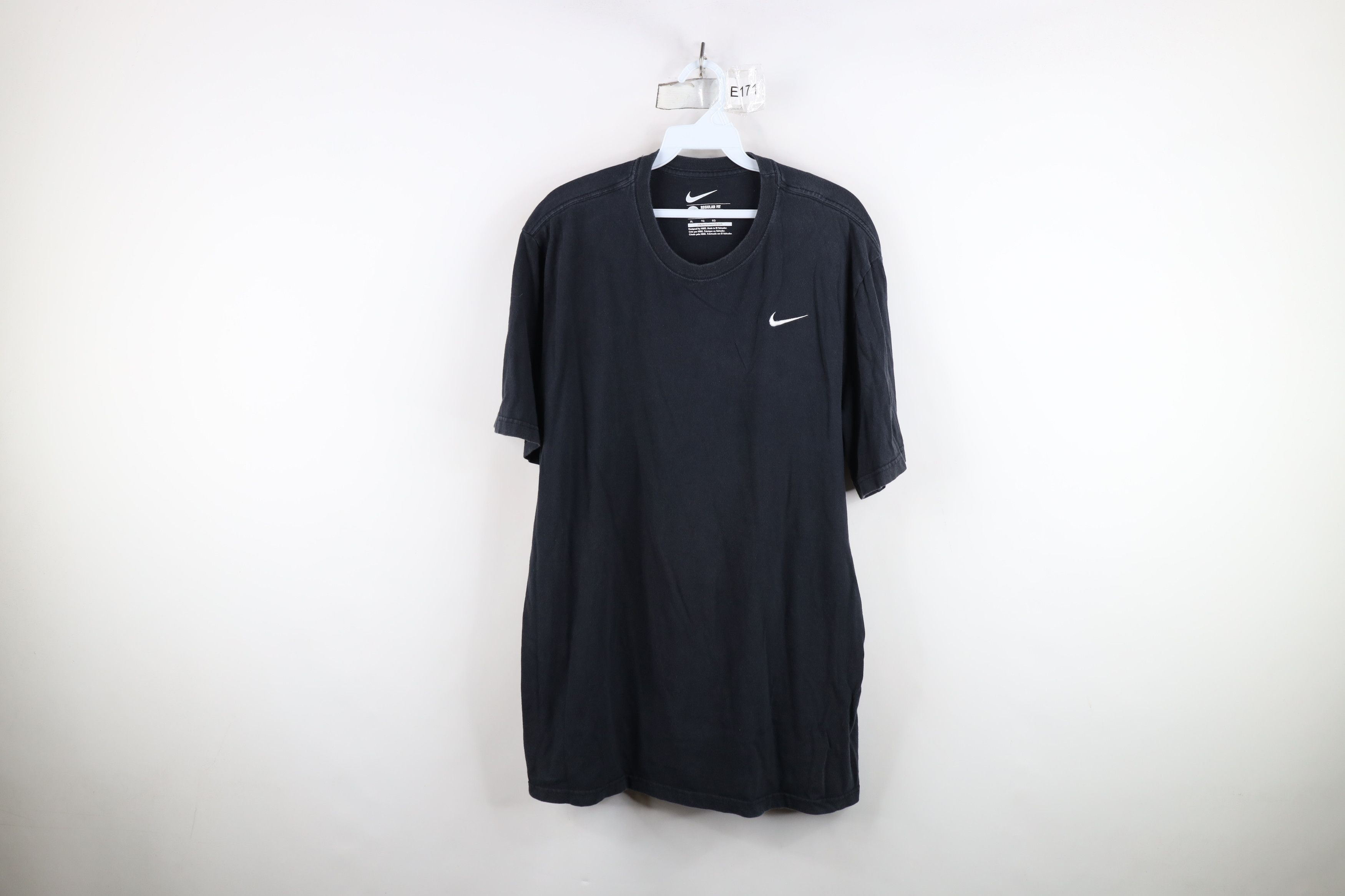 Nike Vintage Nike Scott Mini Swoosh Short Sleeve T-Shirt Black Size US XL / EU 56 / 4 - 1 Thumbnail