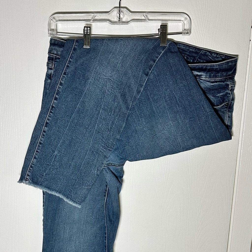 Other Lane Bryant 18 Blue Jeans w/ Whiskering and Frayed Hem Size 40" / US 18 - 2 Thumbnail