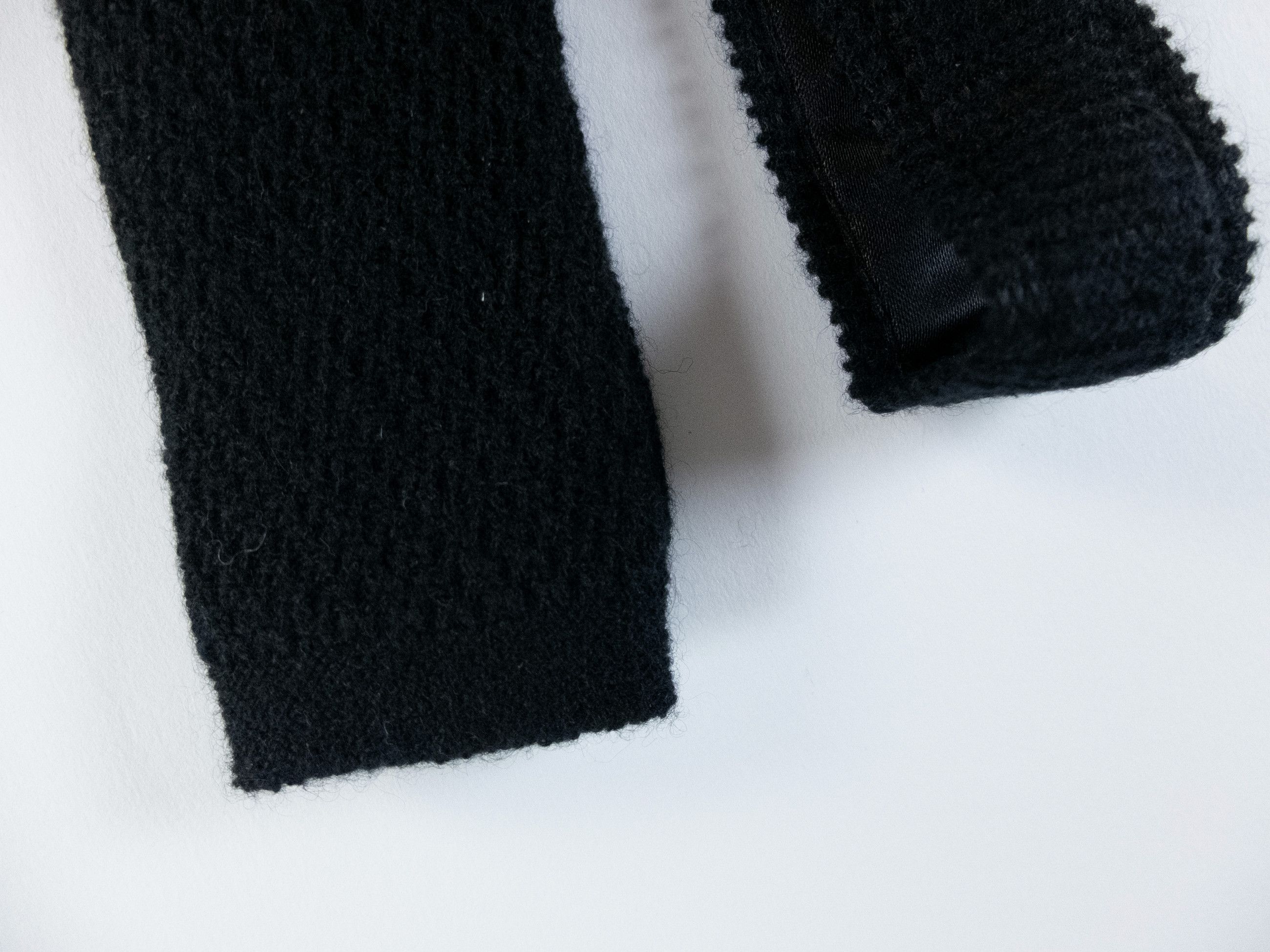 Burberry BURBERRY solid black knit cashmere tie authentic Size ONE SIZE - 3 Thumbnail