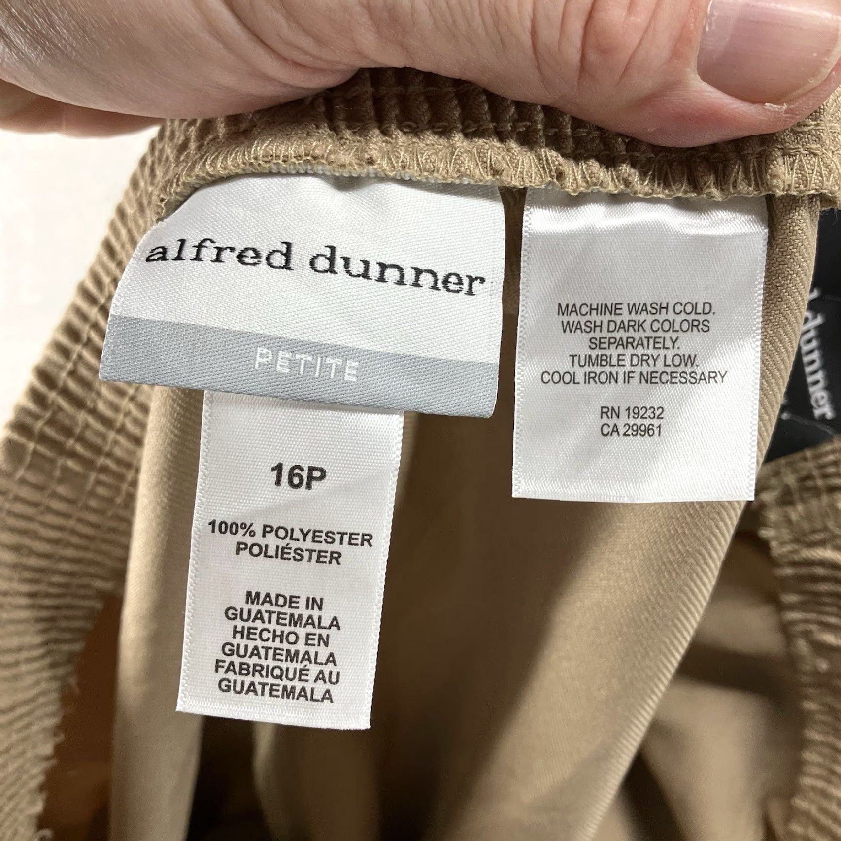 Vintage Alfred Dunner Capri Pants Womens 16P Tan High Rise Pull On Career NWT Capri Pants Womens 16P Tan High Rise Pull On Career NWT Size 38" / US 16 / IT 52 - 4 Thumbnail