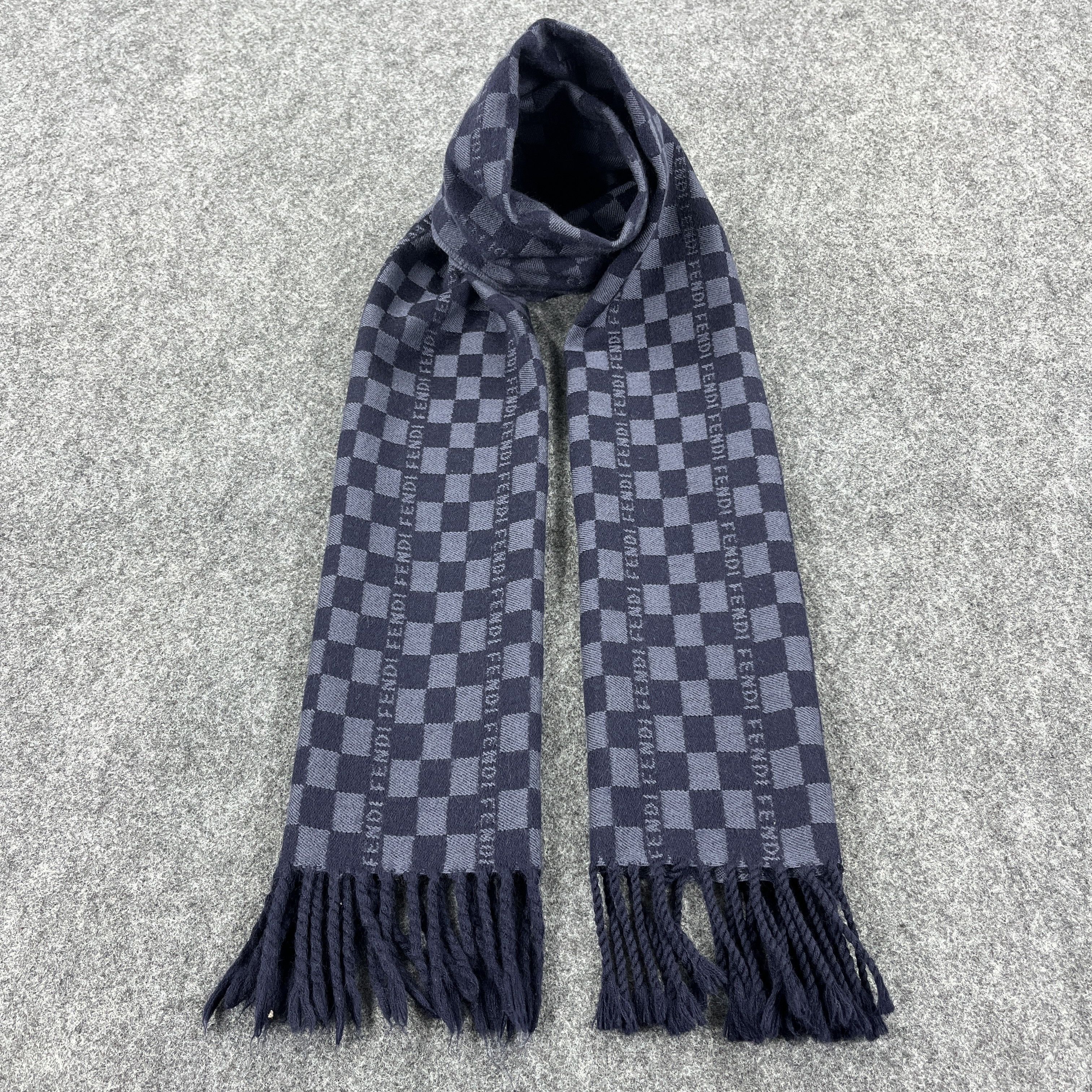 Fendi Fendi Scarf / Muffler / Neckwear T1341 Size ONE SIZE - 1 Thumbnail