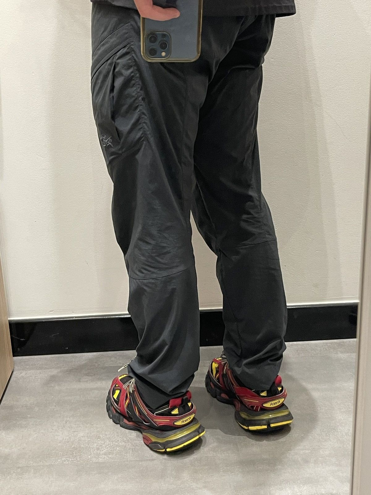 Arc'teryx Arc'Teryx Technical Grey Swamp Cargo Track Pants Size US 32 / EU 48 - 7 Thumbnail