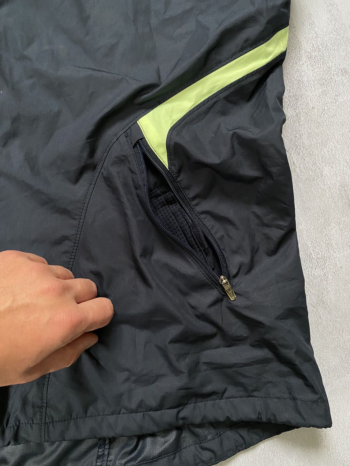 Nike × Vintage Vintage Nike Vest Light Nylon Center Swoosh Y2K Drill Size US XL / EU 56 / 4 - 5 Thumbnail