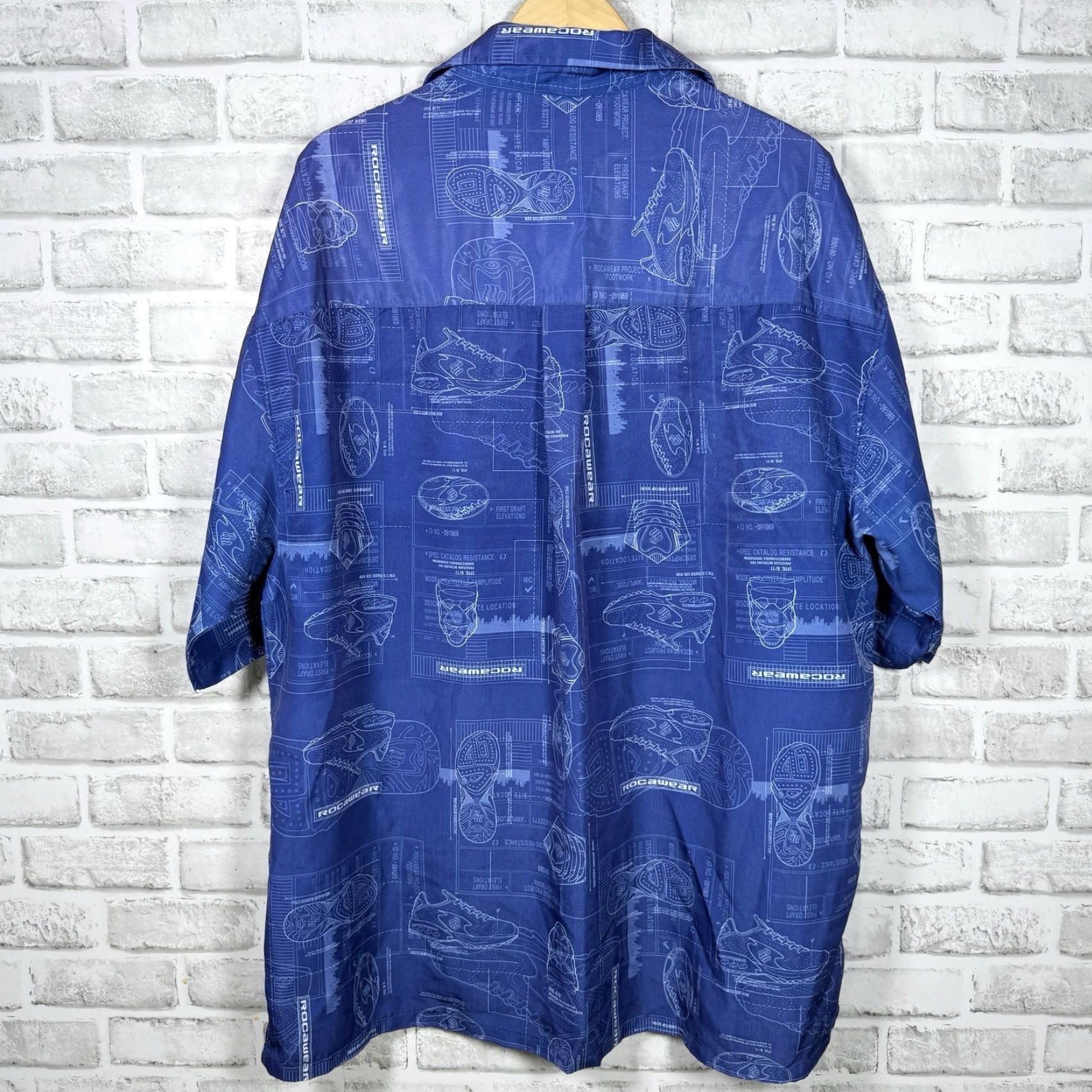 Rocawear VINTAGE Rocawear Shirt Blue 100% Polyester Hawaiian Style Sneaker Print Button-Up Mens XL Size US XL / EU 56 / 4 - 5 Thumbnail