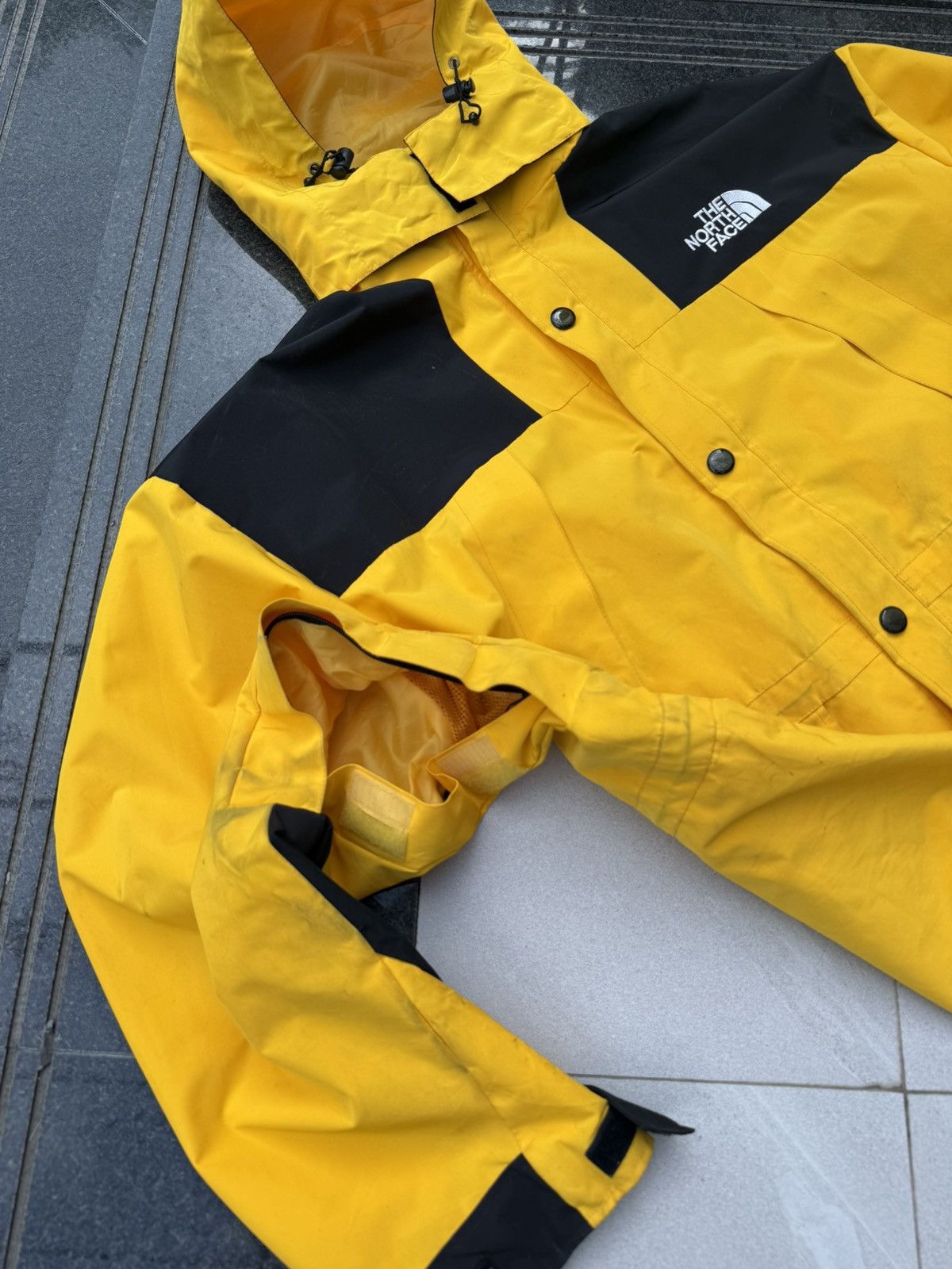 The North Face 90’s TNF RARE MULTI LOGO Y2K RETRO VINTAGE NYLON ZIP JACKET Size US XXL / EU 58 / 5 - 8 Thumbnail