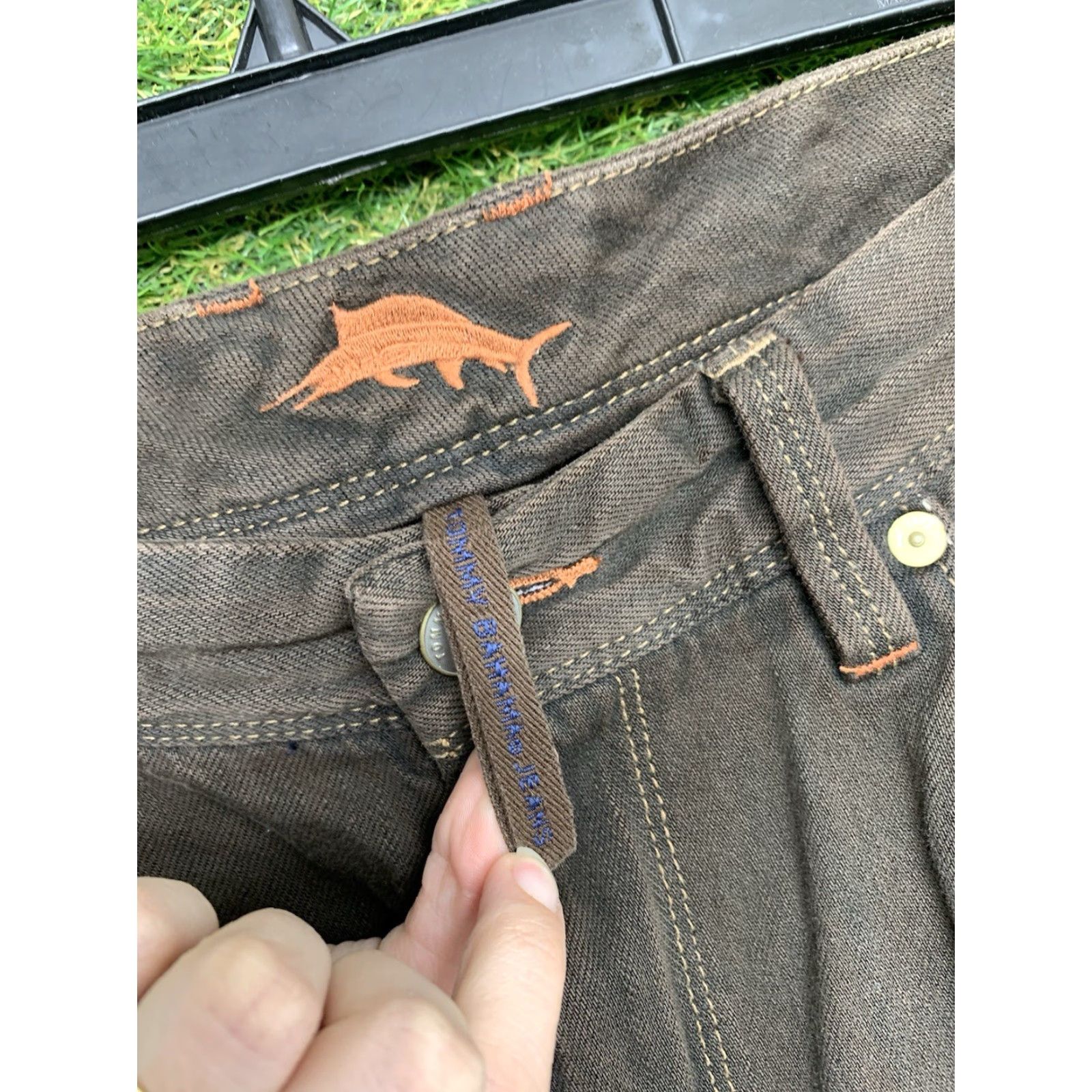 Tommy Bahama Tommy Bahama Pants Mens 36x30 Brown Standard Fit Relaxed Straight Leg Flat Front Size US 36 / EU 52 - 5 Thumbnail
