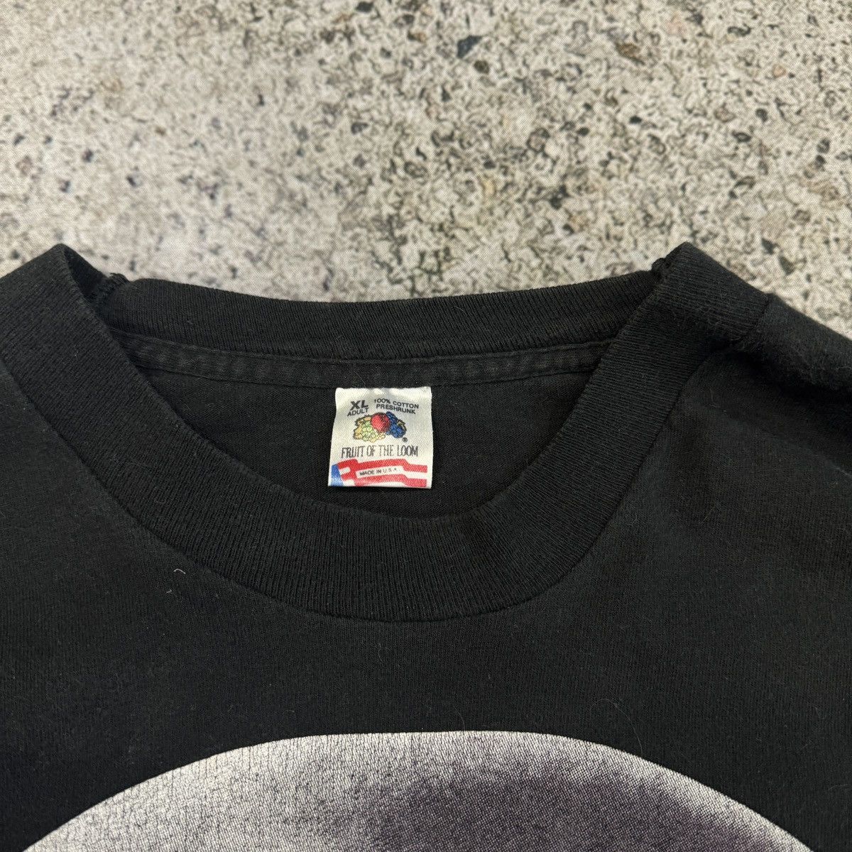 Vintage Vintage 90s Fashion Victim Alien Face Single Stitch Tee Size US XL / EU 56 / 4 - 2 Thumbnail
