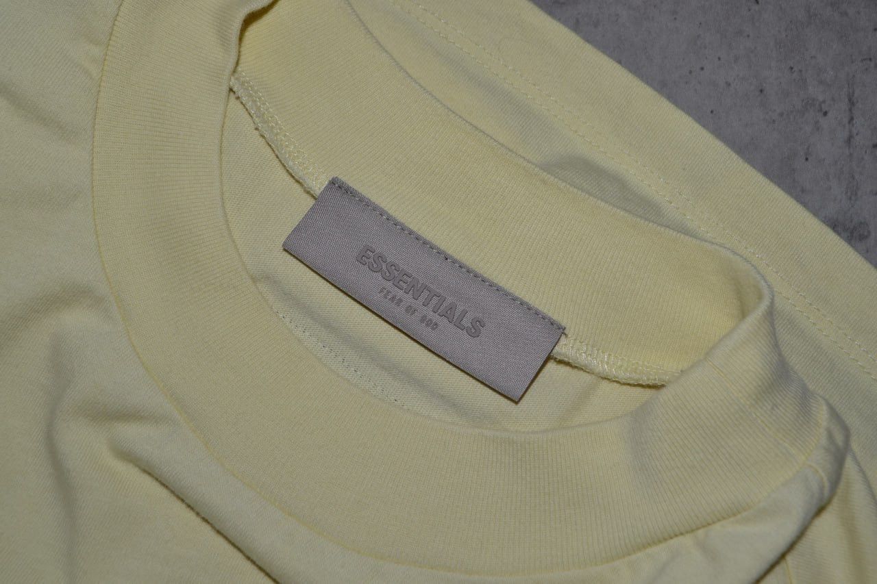 Other Fear of God FOG Essentials Crewneck T-Shirt Adult size M Size US M / EU 48-50 / 2 - 7 Thumbnail