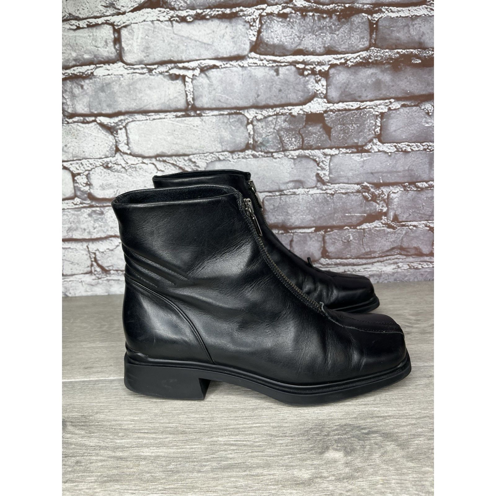 Aquatalia Aquatalia Italy Black Leather Center Zip Ankle Heel Boots Wo Size US 8 / IT 38 - 12 Thumbnail