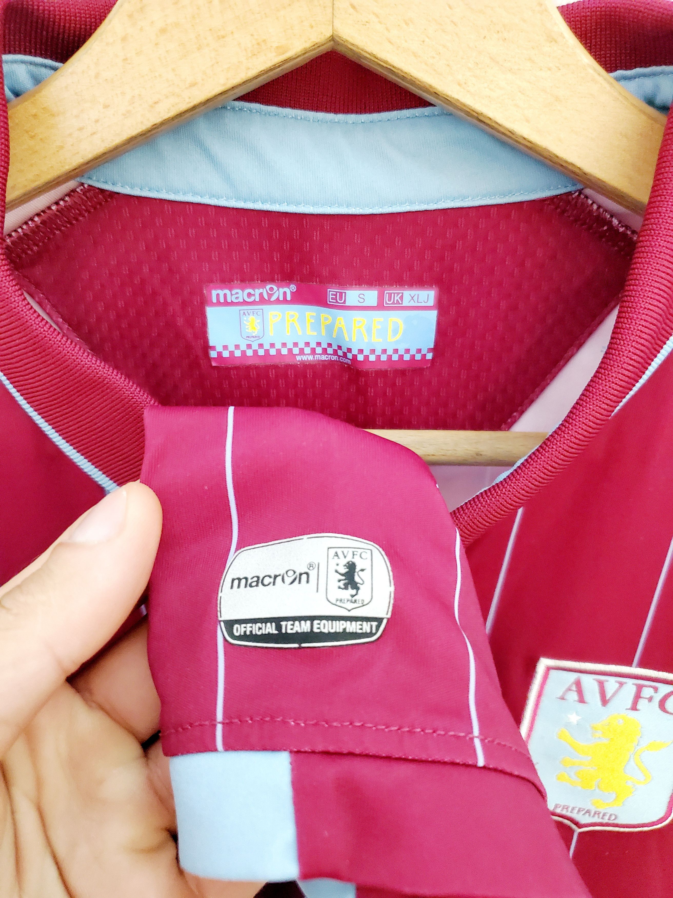 Macron Aston Villa Home Shirt Macron 2014-15 jersey S perfect cond Size US S / EU 44-46 / 1 - 3 Thumbnail