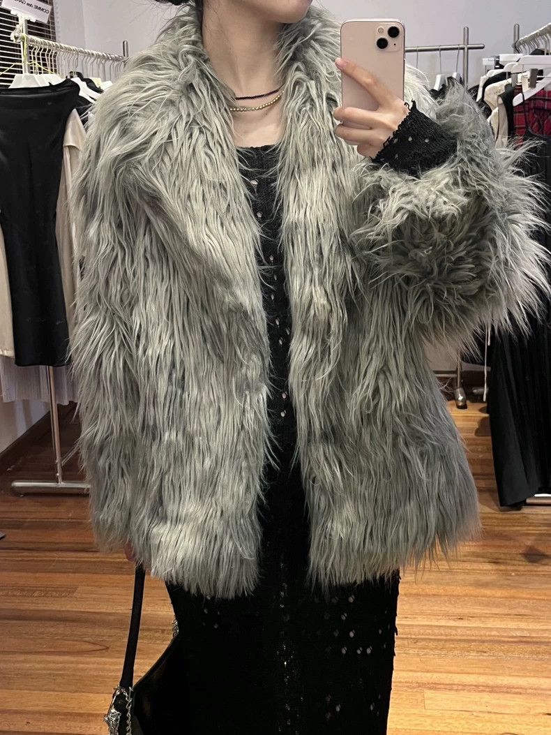 Dries Van Noten DRIES VAN NOTEN Greyish-silver fur Size L / US 10 / IT 46 - 7 Thumbnail