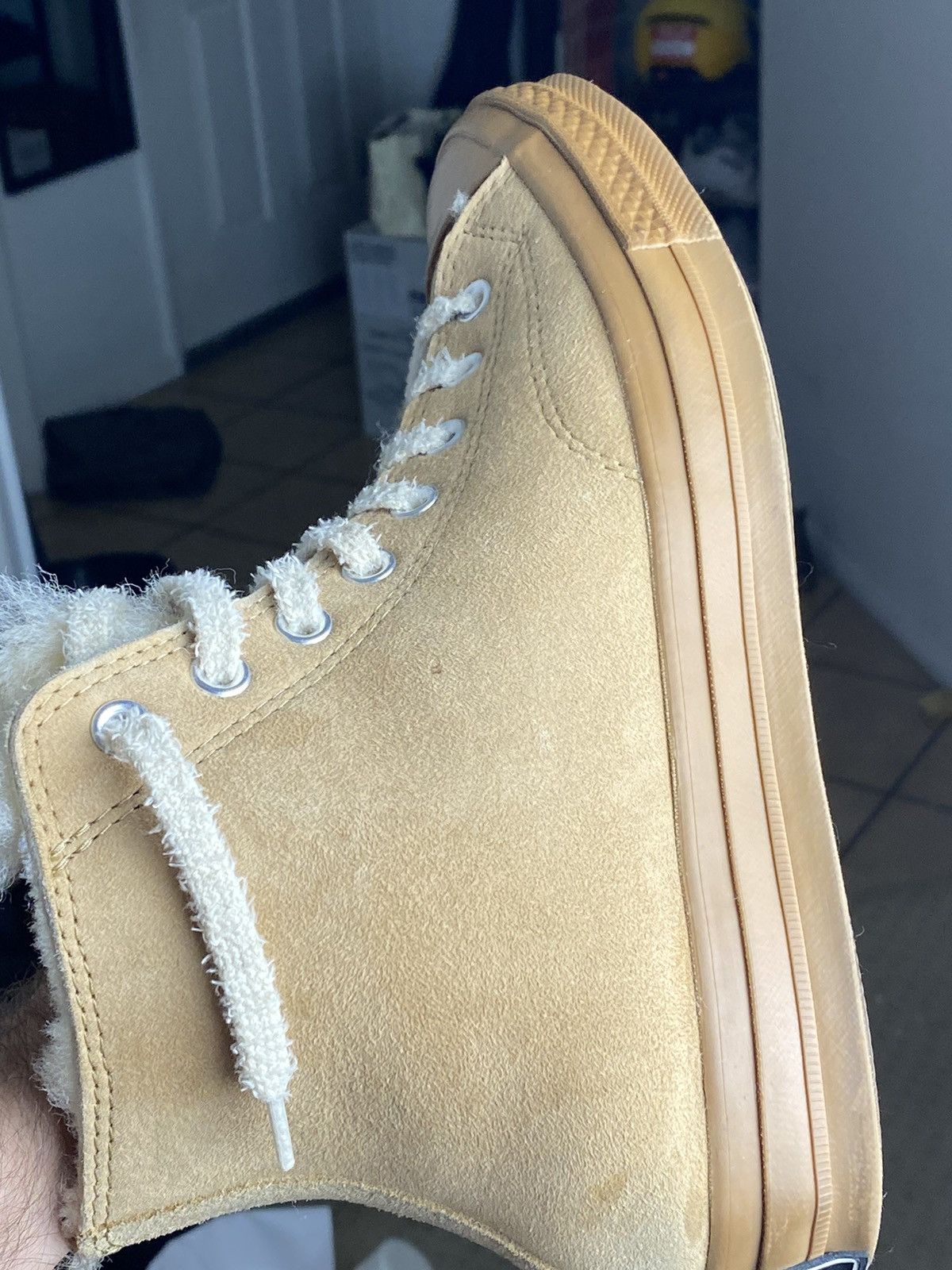 Converse Converse Suede and Shearling Sheep Fur Lined Hi Top Sneakers Size US 9.5 / EU 42-43 - 9 Thumbnail