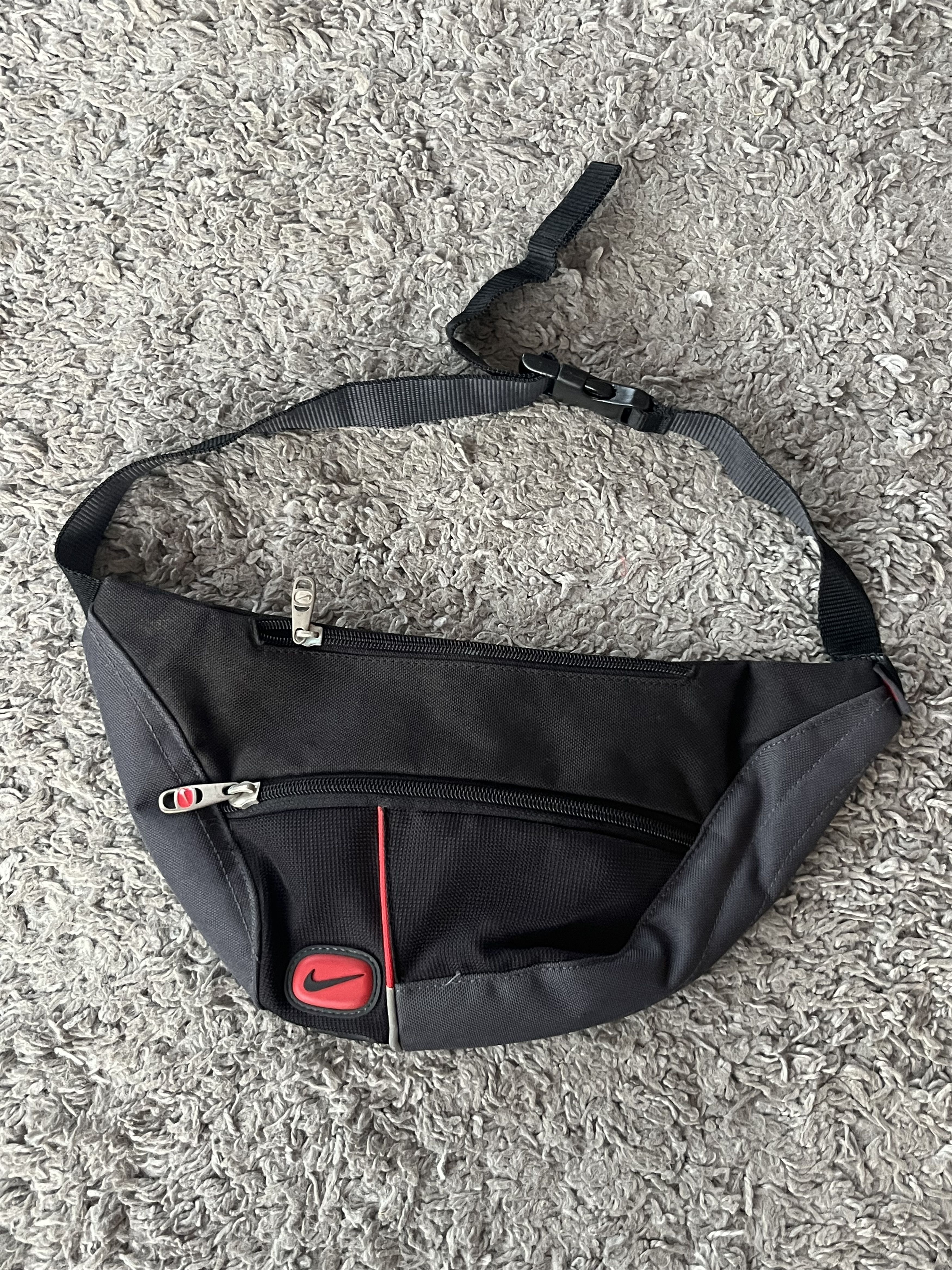 Nike Vintage Bags Nike Y2K Style Streetwear Size ONE SIZE - 1 Thumbnail