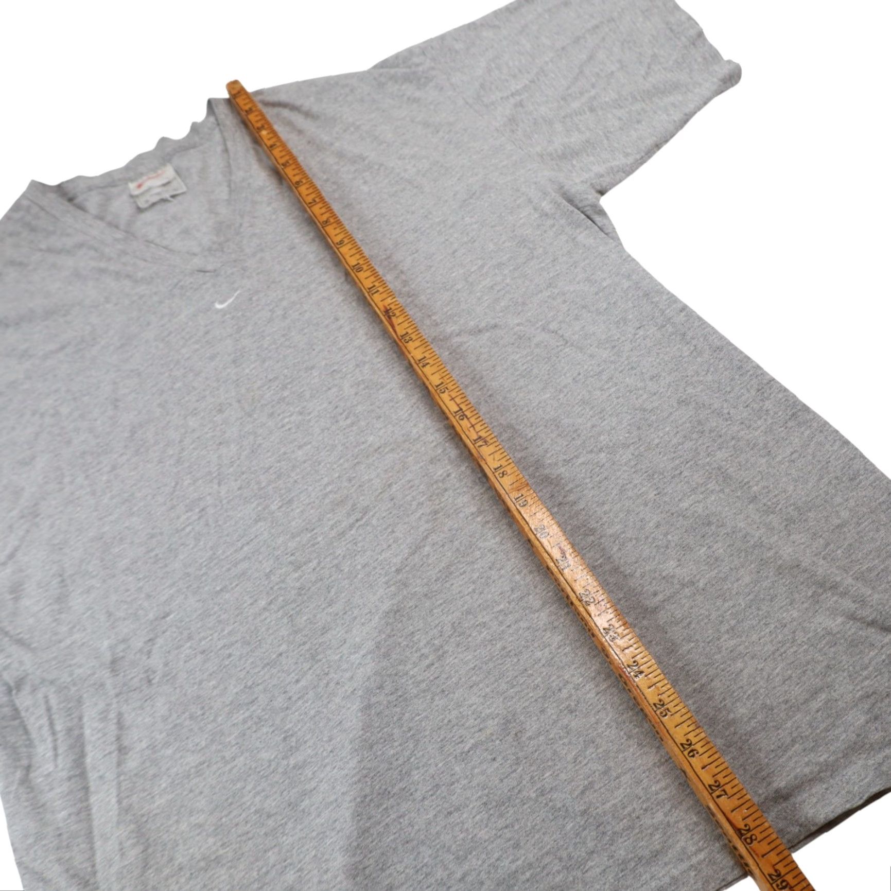 Nike VINTAGE Nike Mens Large Mini Swoosh V Neck T Shirt Gray Shirt Mens Large Gray 90s Size US L / EU 52-54 / 3 - 7 Thumbnail
