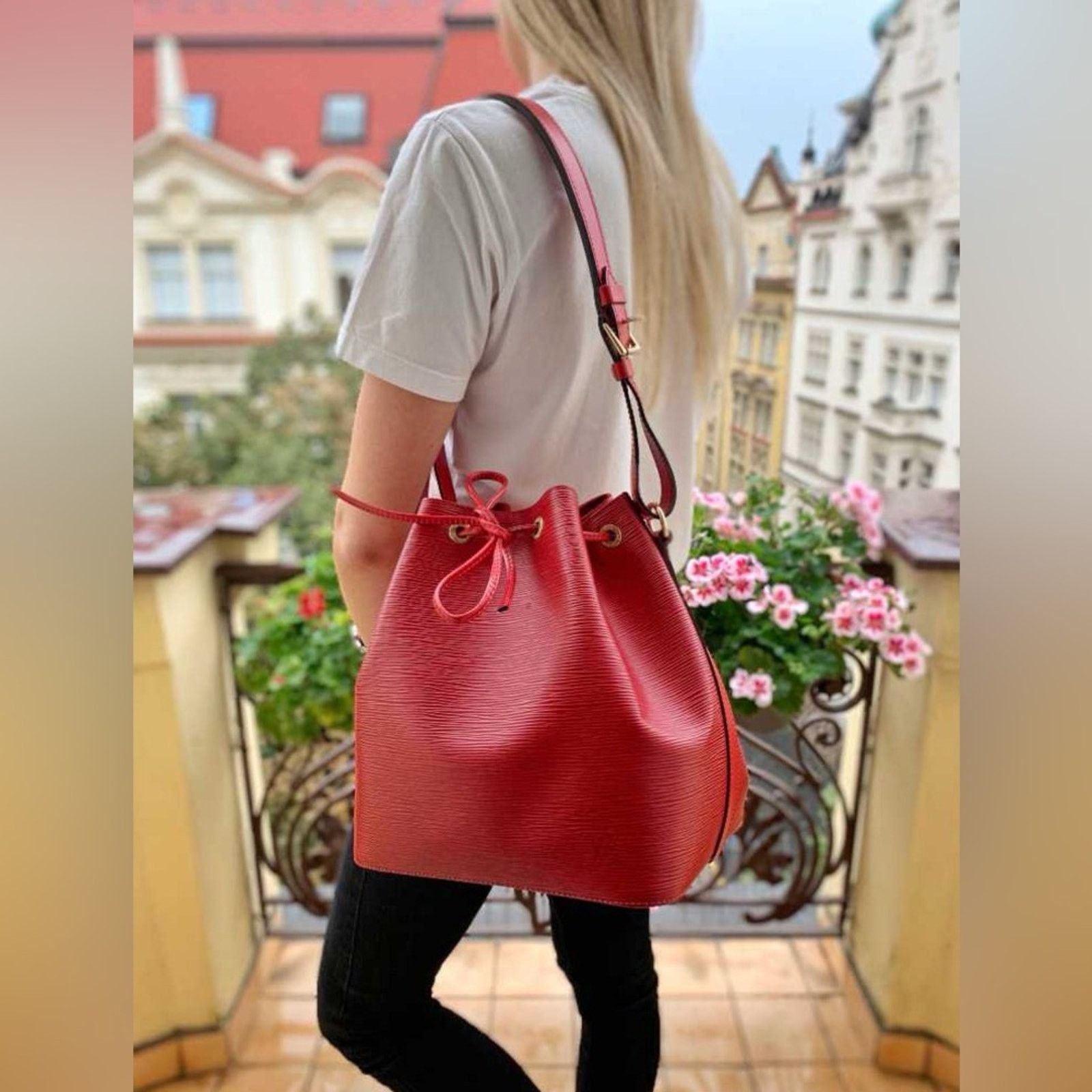 Louis Vuitton Louis Vuitton Petite Noe Red Epi Bucket Bag Size ONE SIZE - 16 Thumbnail