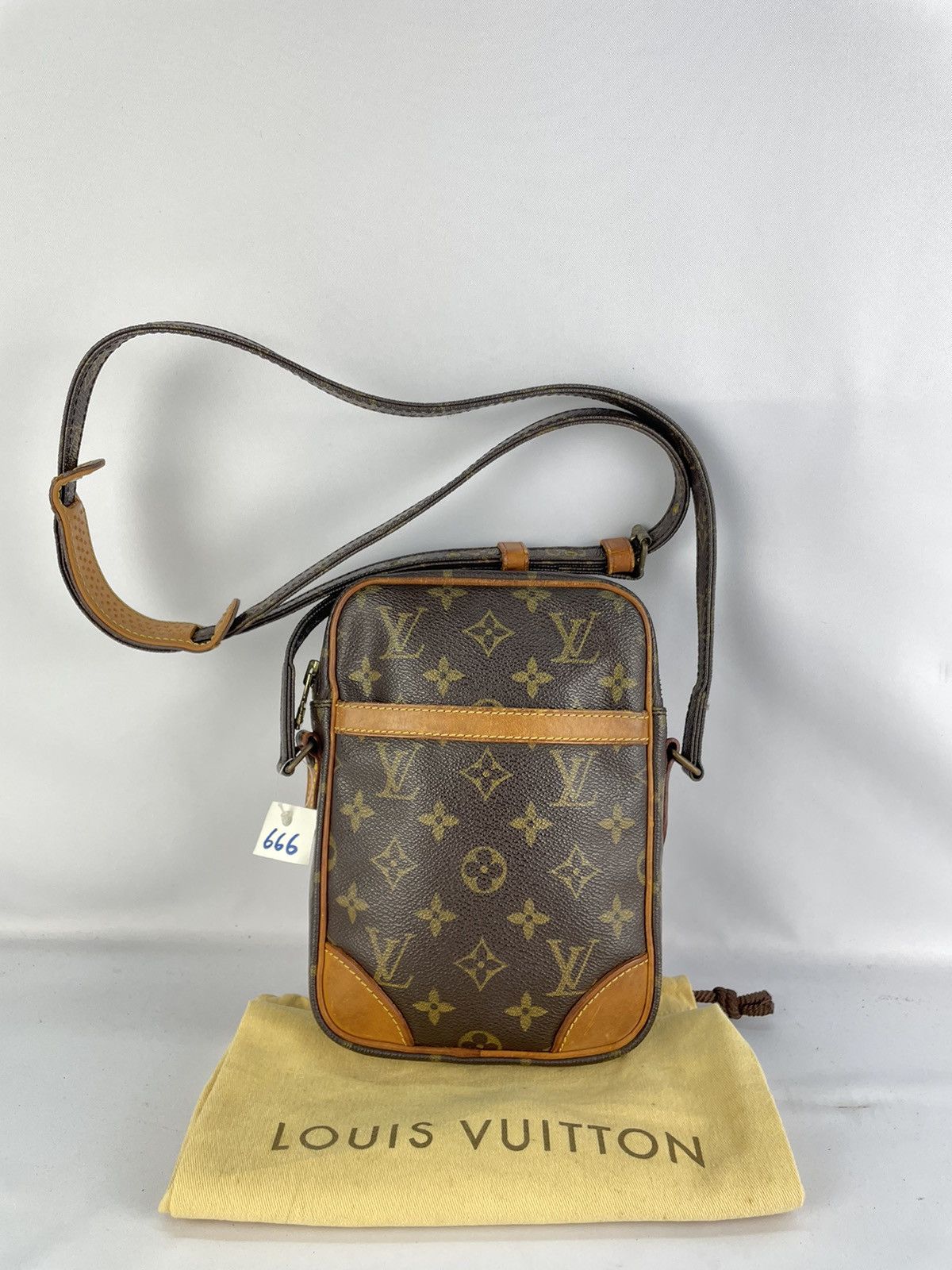 Louis Vuitton Authentic Louis Vuitton Danube Crossboday bag monogram Size ONE SIZE - 1 Thumbnail