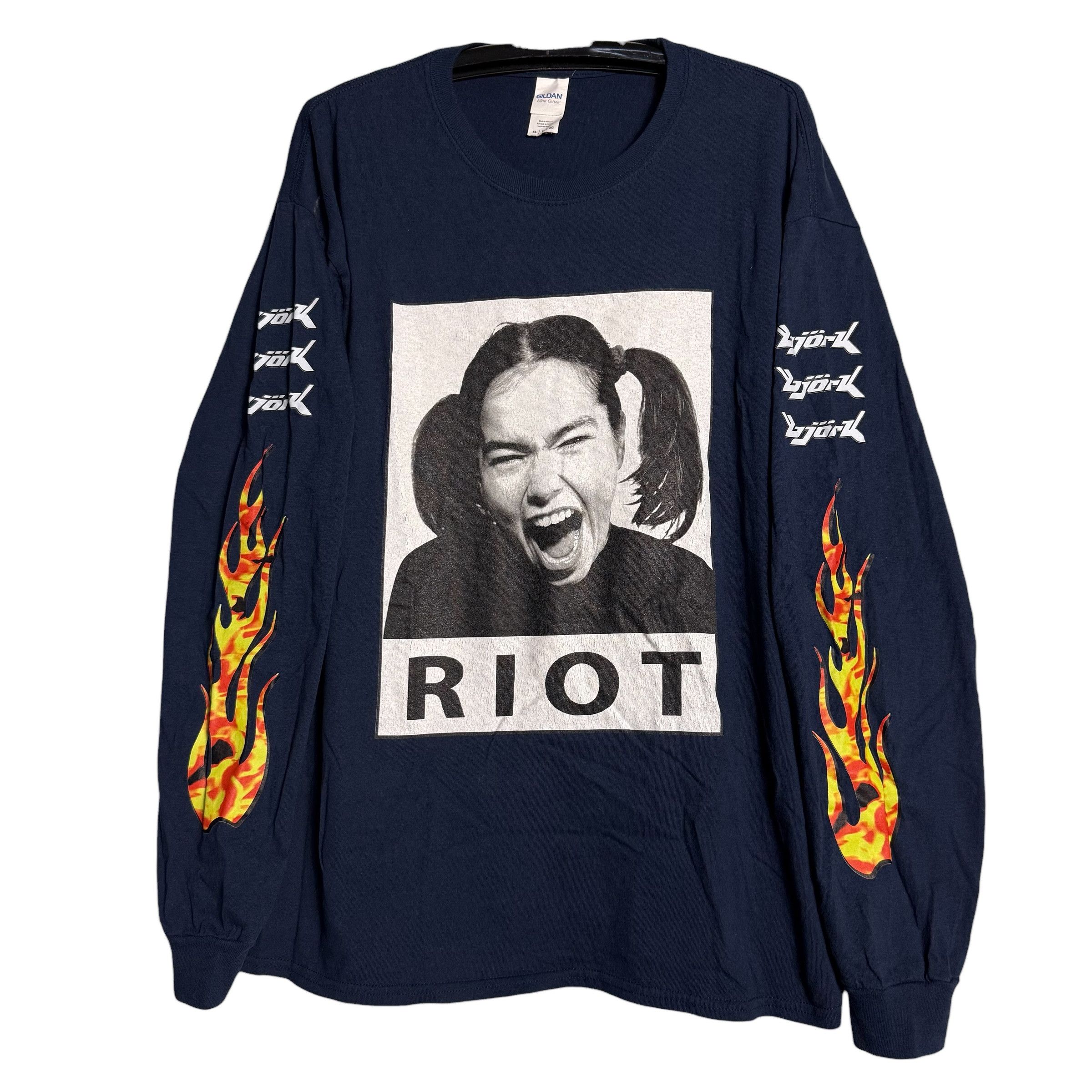 Band Tees 🔥RARE🔥Vintage Bjork Riot OVP L/SLeeve T-shirt Size US XL / EU 56 / 4 - 1 Thumbnail