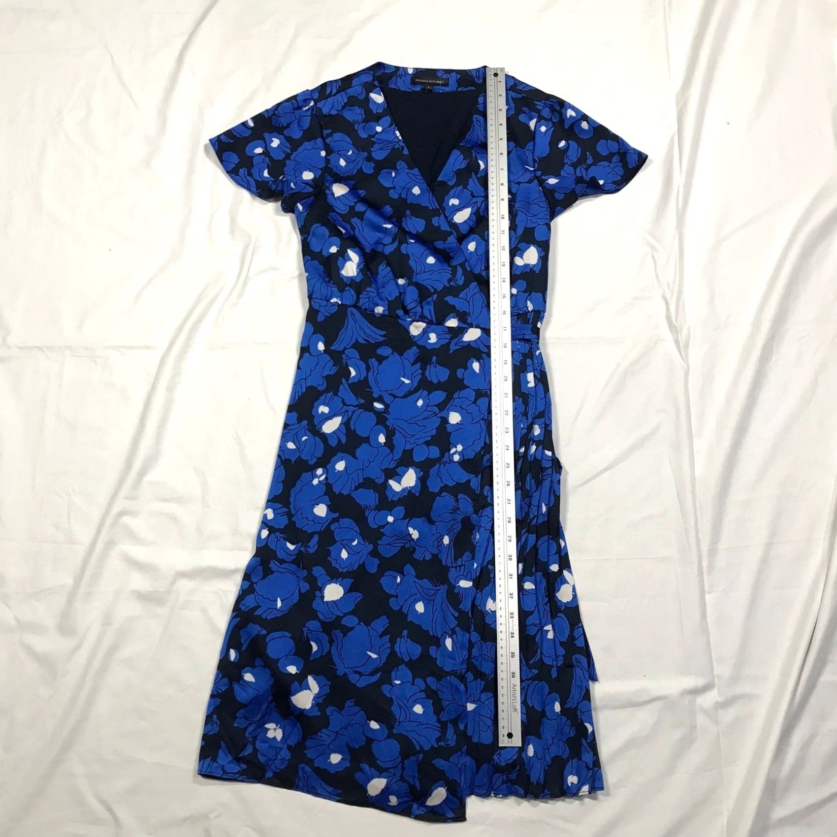 Banana Republic Banana Republic Wrap Dress S Blue Floral V-Neck Pleated Short Sleeve Women Size 28" / US 6 / IT 42 - 2 Thumbnail