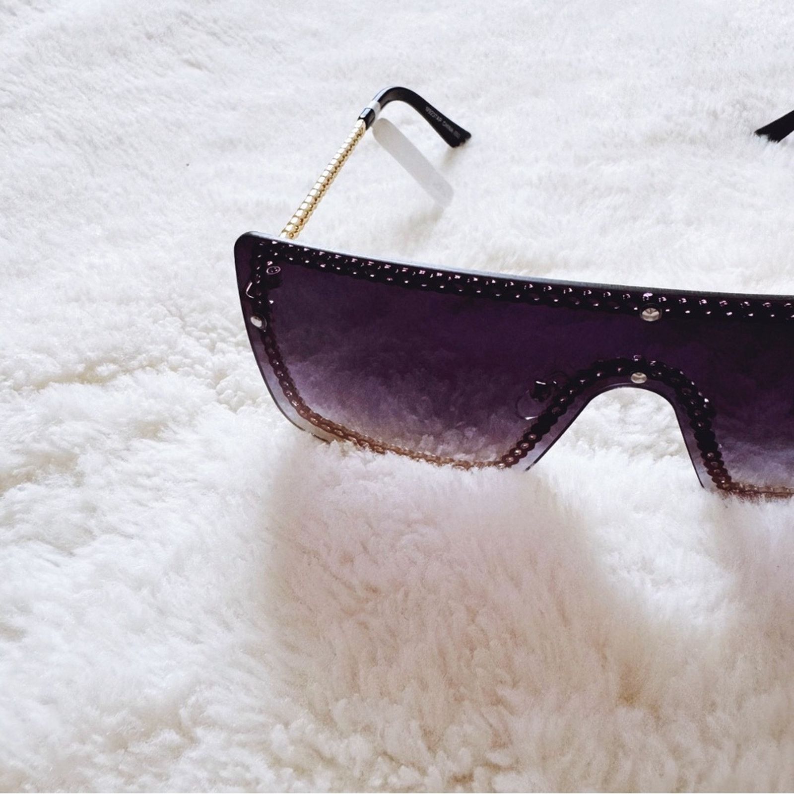 Other Christine Black Two Tone w/ Gold Chain Shield Sunglasses Size ONE SIZE - 5 Thumbnail