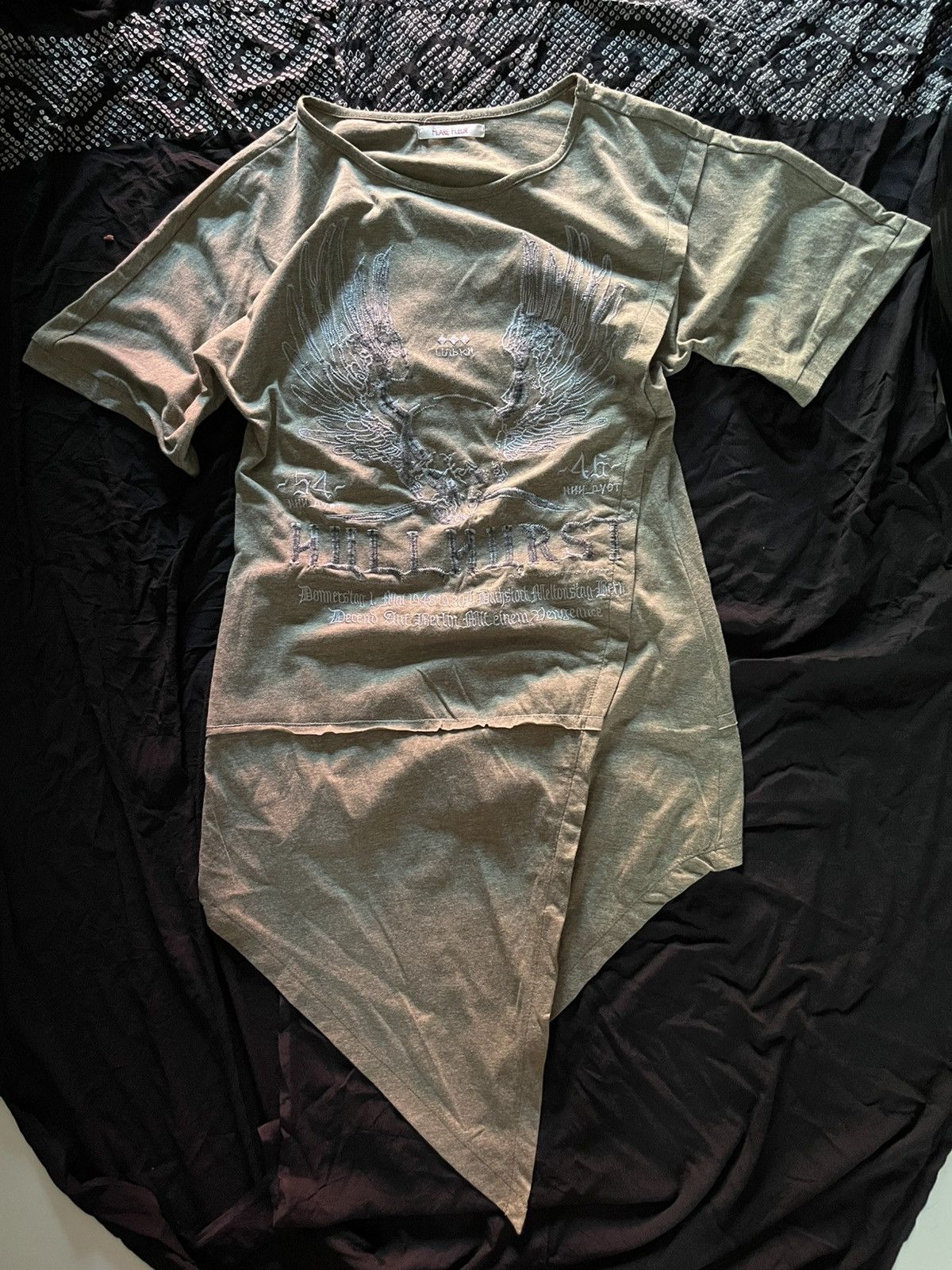 Yasuyuki Ishii flare fleur asymmetric vampire embroidery skull poem tshirt Size US M / EU 48-50 / 2 - 1 Thumbnail