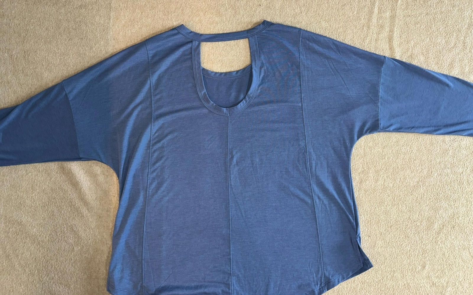 Designer Long Sleeve Athletic Shirt – Size L, UV Protection Size L / US 10 / IT 46 - 8 Thumbnail