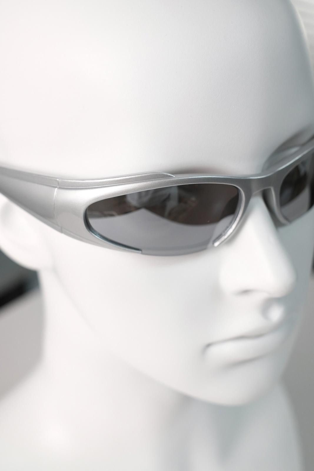 Other Rare Y2k Vtg Futuristic Cat Eye Sliver Sunglasses Unisex OS Size ONE SIZE - 4 Thumbnail