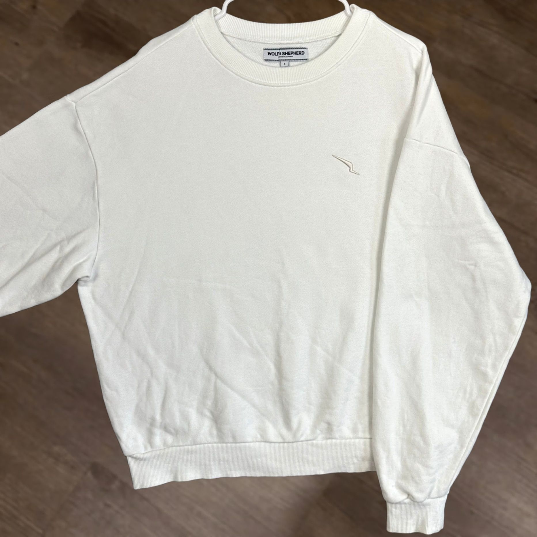 Vintage Wolf & Shepherd Sweatshirt Mens L White Crewneck Embroidered Logo Casual Loungewear Contemporay Modern Minimalist Size US L / EU 52-54 / 3 - 1 Thumbnail