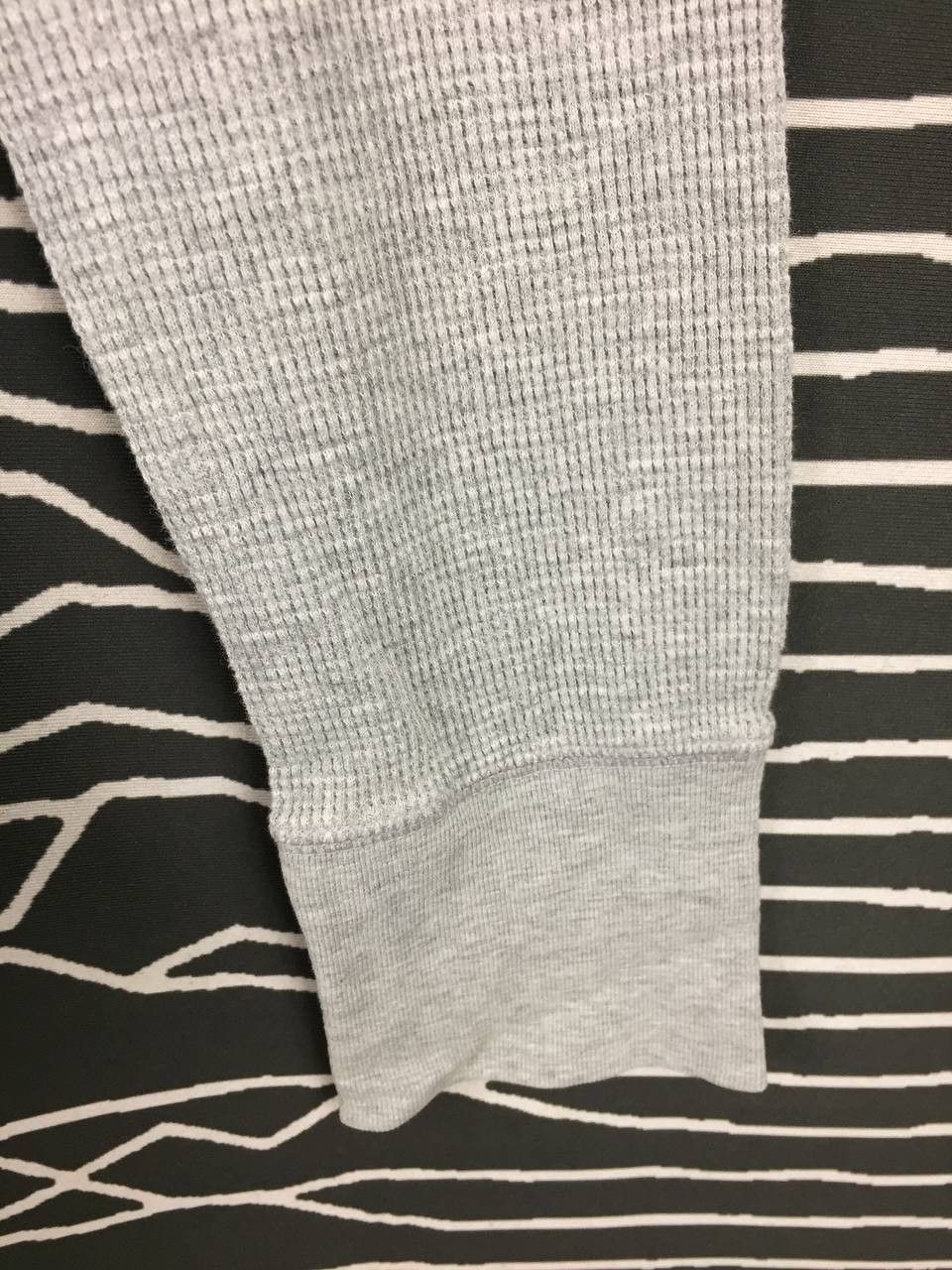Uniqlo Uniqlo Authentic Original Wash Waffle Knit Henley Tee Size US XL / EU 56 / 4 - 6 Thumbnail